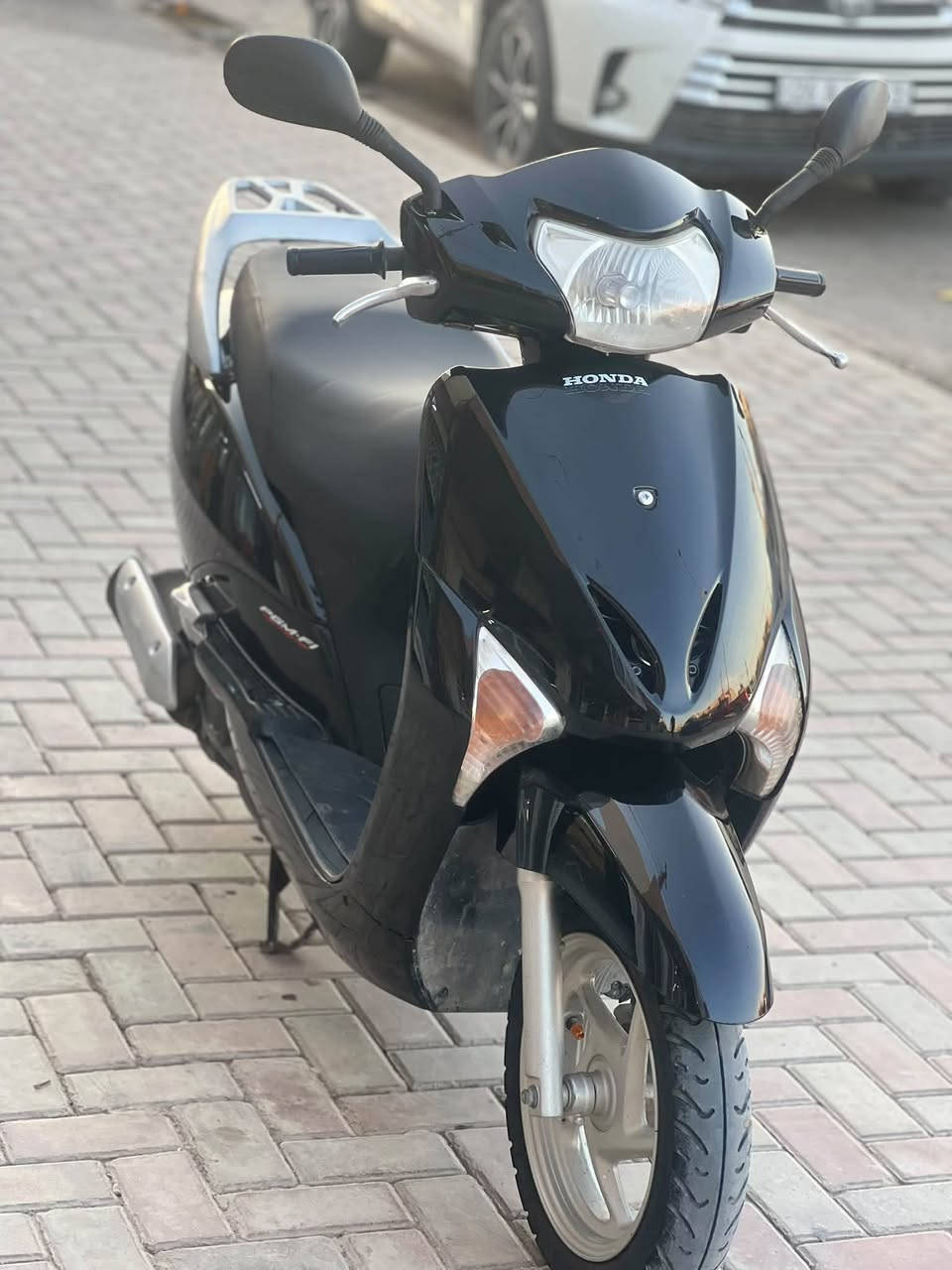 ليدي حديث
مفتوح اول نوبه
كلش نضيف 
سعره/850وبيه مجال
***********
