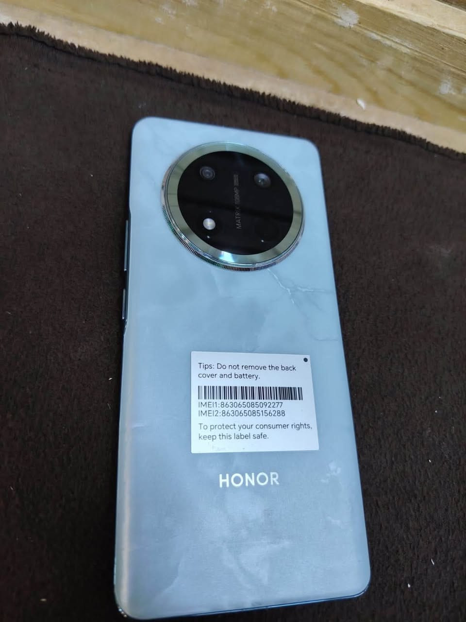 📱 للبيع هاتف HONOR X9c بحالة الزيروو (شبه جديد)
تفاصيل الجهاز:
 الفترة: مشتري قبل شهر تقريباً وبعده بضمان.
 الحالة: الجهاز نظيف جداً وخالي من أي عيوب، وكامل غراضه (الملحقات والكرتون موجودة).
 المواصفات الأساسية:
 الذاكرة العشوائية (الرام): 12 جيجابايت (+12 جيجابايت إضافية Honor RAM Turbo).
 سعة التخزين: 256 جيجابايت.
 المعالج: Snapdragon 6 Gen 1.
 البطارية: عملاقة بسعة 6600 ميللي أمبير (سيليكون وكربون).
 الشاشة: دقة عالية مع تقنية حماية البصر من هونر.
 السعر: 375 ألف (وبي مجال للجادين).
بغداد الشعب ***********
