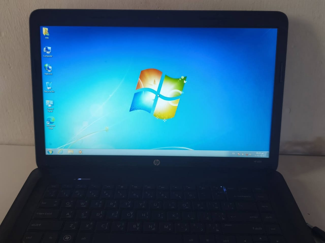 لابتوب للبيع كامل ملحقاته نوعه (hp) نضيف جداً *********** عنوان كركوك الواسطي .
