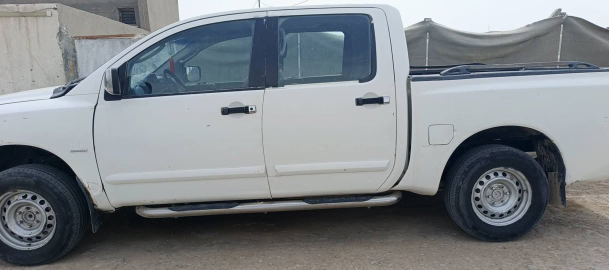 بيكم نيسان تيتان موديل ٢٠٠٤ محرك وگير محوره گريت ول گير عادي رقم بصره وكالة باسمي السعر ٧٥ وبيها مجال العنوان الديوانية قرب جسر النجف 
موبايل ***********
