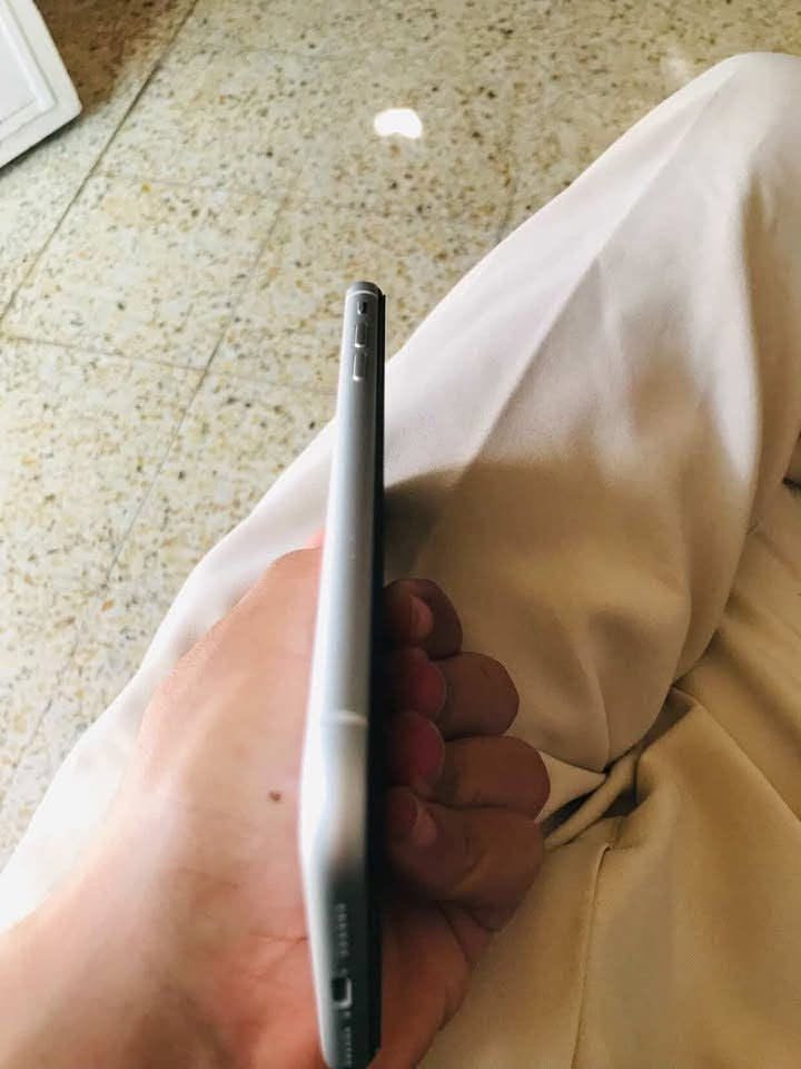 السلام عليكم ايفون XR  مبدل فقط بطاريه والشاشه فقط مكبوسه الباقي كله شغال شرط صوت كامره شريحة شحن قطاره النظافة فول گدام العين شرط شخط مابي  ذاكرة 64 (الجهاز مدفوع بي 140 اقل ما ابيع الجهاز تحفه) مكاني الموصل الايسر واتساب ***********
