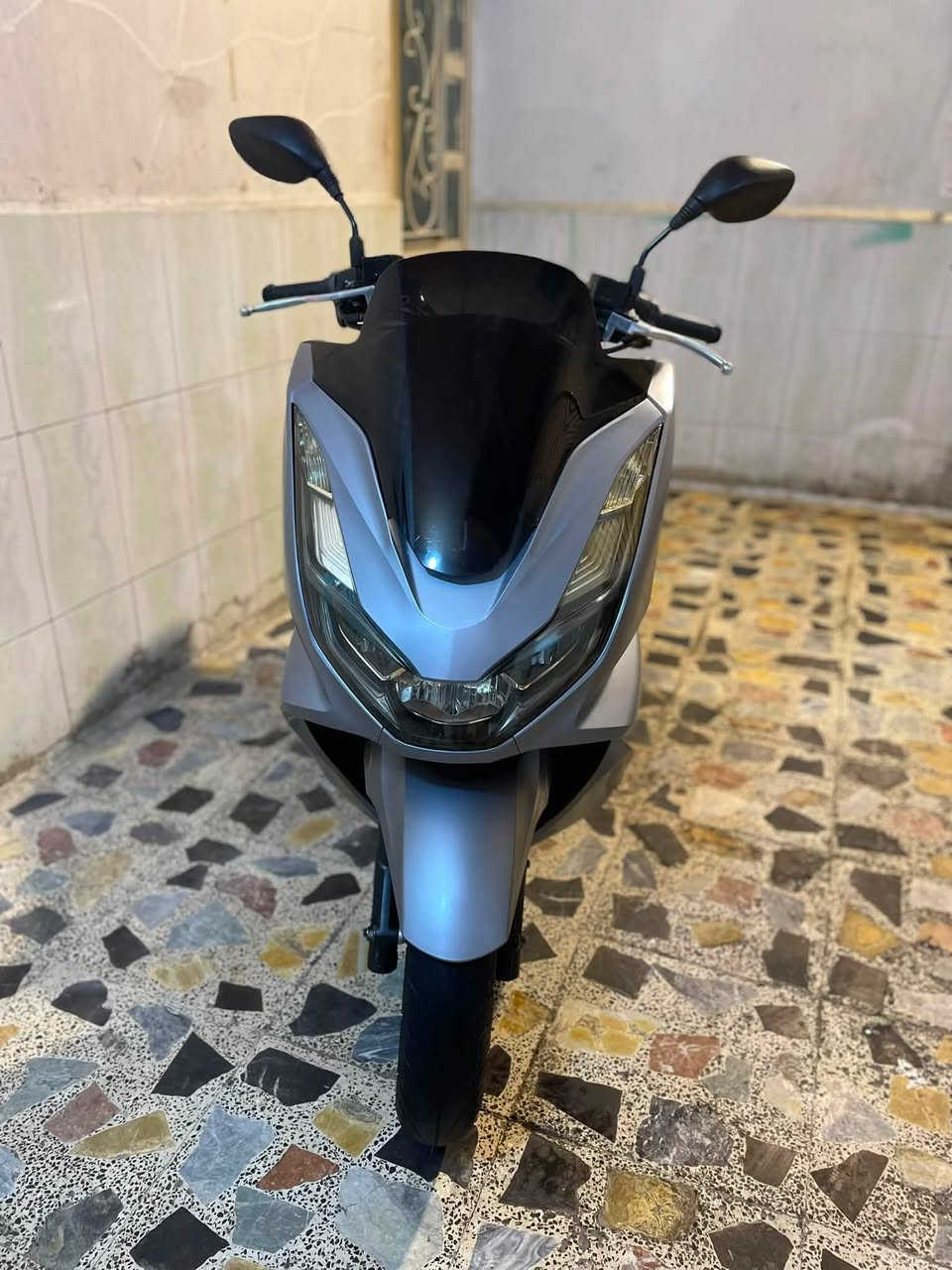 السلام عليكم psx جيل رابع كفالة عامة دراجة رمبة ماشية 41Km حساس زدحام نضام aBS اوراقهة كاملة الاستفسار واتساب ***********☎️✅📞
