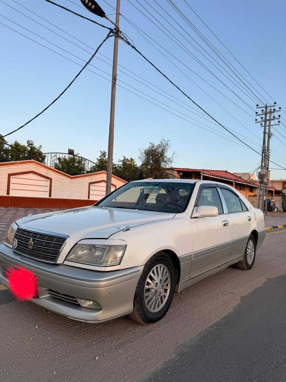 ملكه جنون ادوات ادوات 
موديل2000
كصه قماره
متومه طبق الصل سياره نضيفه 
تبريد ثلج 🥶
مكينه بيفيتي كير  حداديه تخم تاير مكفوله
سعر 40وبيه مجال
رقم***********واتساب فقطط

