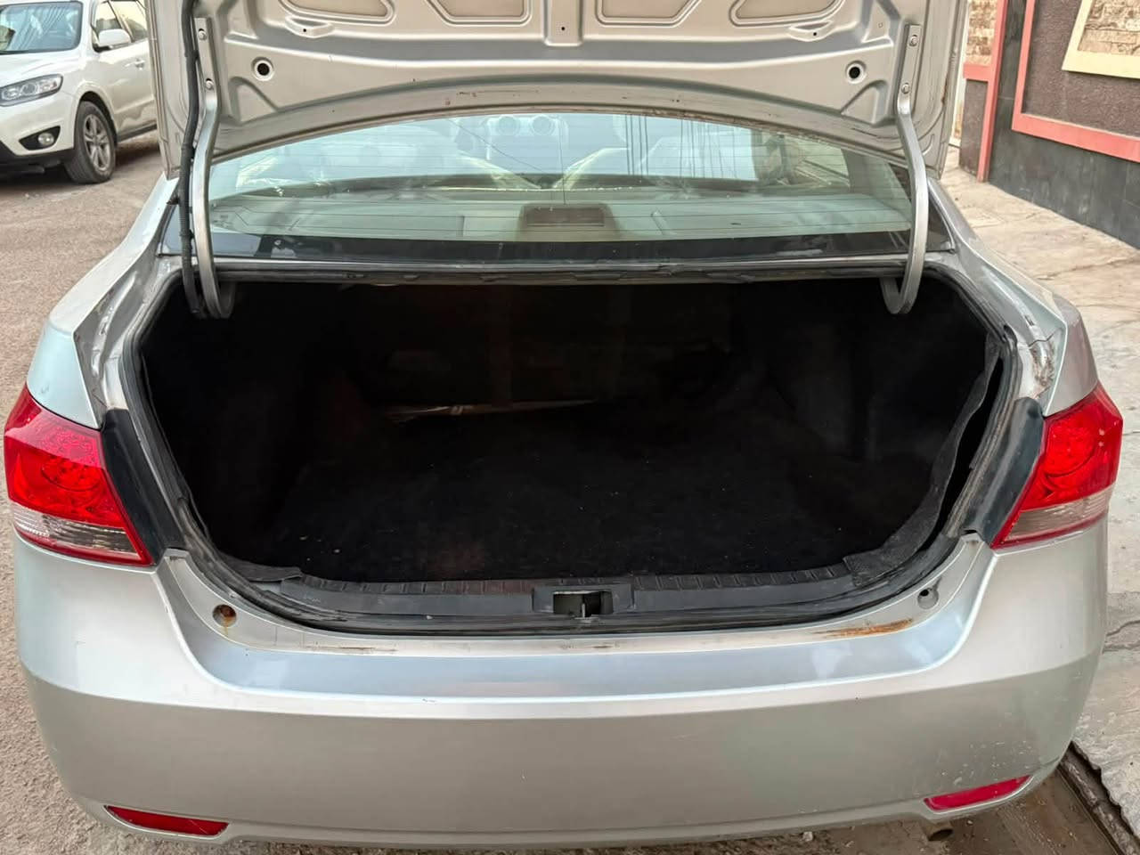 BYD G3
موديل ٢٠١٣ 
كير و محرك خير من الله 
السياره مابيه نفص و نضيفه كلش 
بيهه قطعتين صبغ فقط 
بدون ضربه 
بصمه فتحت سقف تحكمات ستيرن 
سعره ٥٣ و بيهه مجال ل شراي 
***********  للتواصل 
السياره ب اسمي تحويل ثاني يوم
