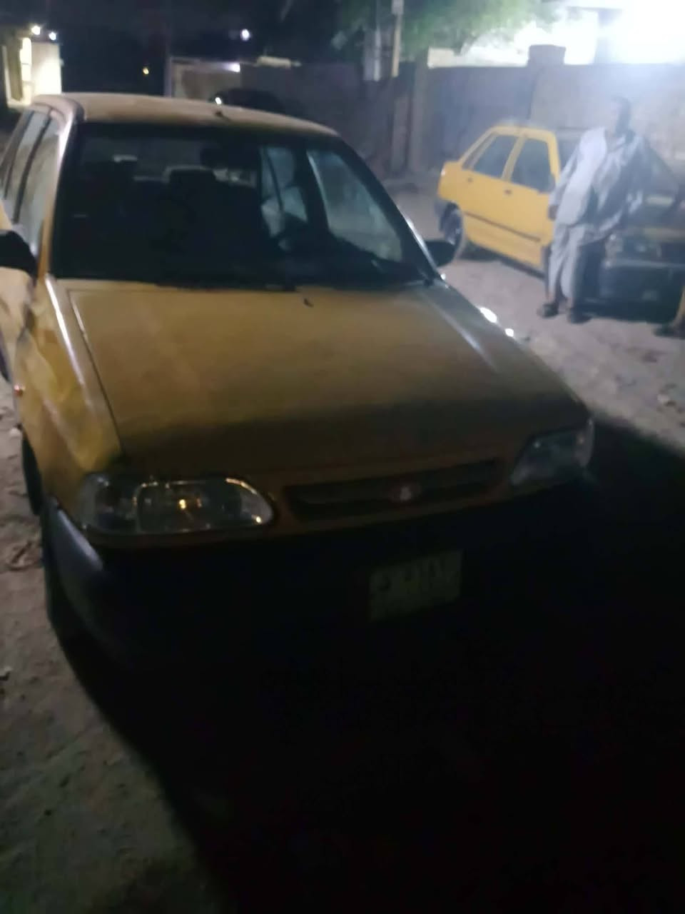عليكم سايبه موديل2011 السعر12ورقه العنوان بغداد لامين الثانيه رقم الهاتف ***********
