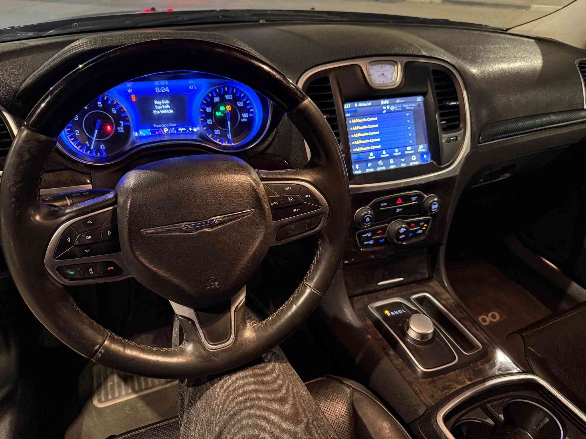 السلام عليكم 

كرايسلر اوباما LIMITED2020 للبيع اوصولي 

السيارة وارد امريكي بدون حادث بدون صبغ بيه بس بارد صور الفحص موجودة بالمنشور 

السيارة جديدة ونضيفة 

الممشى:70.000 ميل

المحرك:6 سلندر 3.6

مواصفات LIMITED معروفة 

-سقف بانوراما 
-كشنات جلد 
-كشنات تدفئة تبريد 
-كشنات خلفية تدفئة
-استيرن هيتر تدفئة 
-كشنات خزن ميموري
-شاشة كار بلاي 
-بصمة تشغيل وتشغيل عن بعد 
-حساسات خلفية 

2C3CCAEGXLH108792
رقم الشاصي اذا تريد اتشوف صور السيارة

السيارة رقم بغداد الجديد تحويل ثاني يوم

مكان السيارة البصرة.

رقم صاحب السيارة:‭*********** البصرة, العراق
