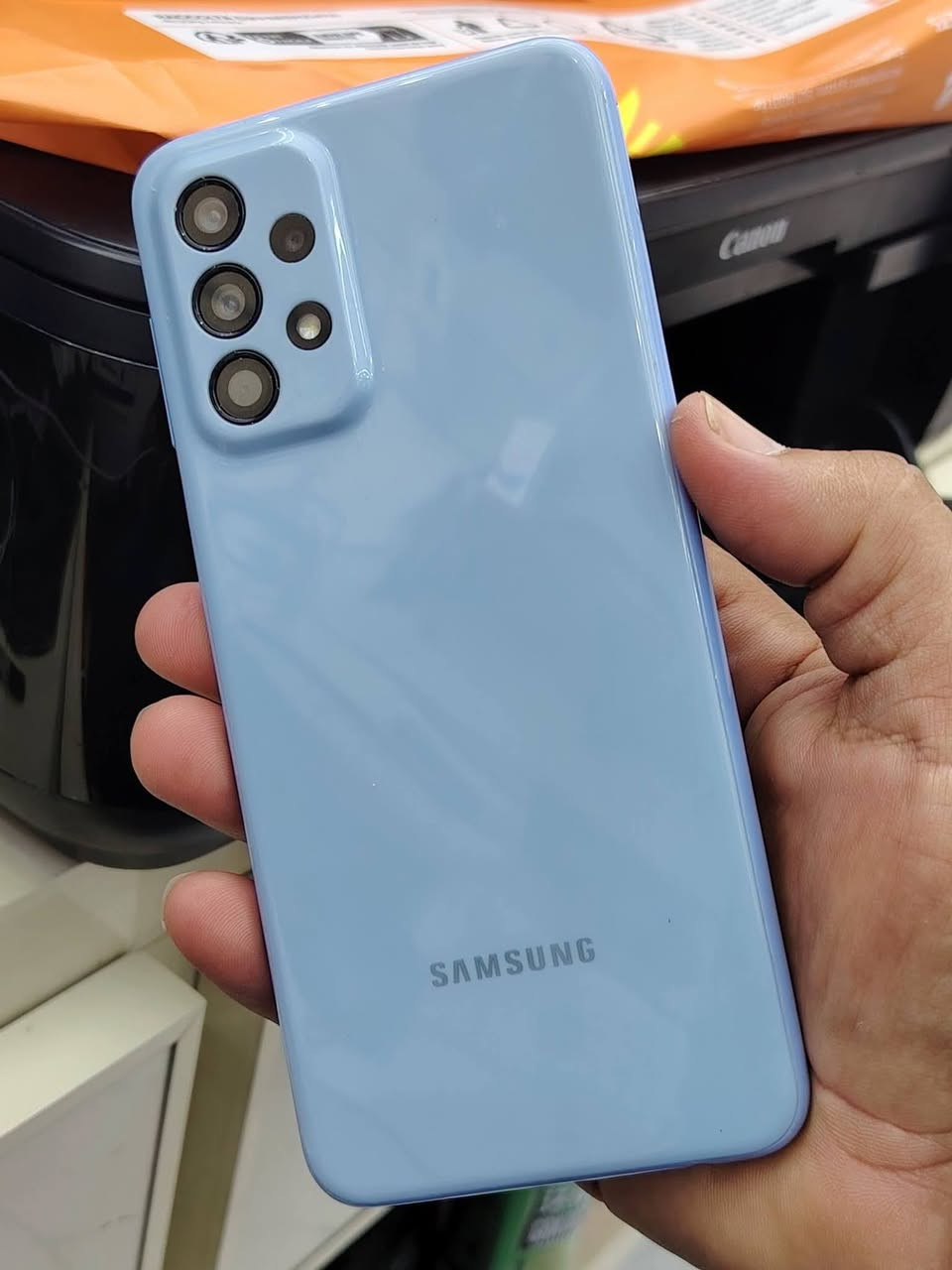 سامسونك كلكسي A23 

ذاكره 128 GB عشوائيه 4GB
-- المواصفات ---
- حجم الشاشة in 6,6 
- نوع الشاشة FHD plus 90Hz
- الكاميرا 📷 الخلفية 
* دقه 50MB ,5MB , 2MB ,2MB 
- الكاميرا 📸 الامامية 
* دقة 8MB 
- نوع ⚙️ المعالج Snapdragon 680
- حجم البطارية 🔋5000mAh
السعر 140 بي مجال بسيط
ملاحظه دكمه رفع صوت واكفه لازم من لمس شاشه ترفع صوت
#مكتب_المها_للموبايل
🔥كل ماهو جديد ومميز وبأنسب الاسعار🔥
 #موبايلات #ساعات #هدايا #اكسسوارات 

العنوان : المضيق مقابل جامع الخضر والياس

نص مكتوب في الصور:
- رائع!
- لقد تم تحديث تقرير العناية الخاص بك. تعرف على ما فعلته خدمة العناية بالجهاز للحفاظ على هاتفك بحالة جيدة.
- البطارية
- تعلم أنماط الاستخدام...
- يتوفر 61%
- مكان التخزين
- ١٠٩,٨ جيجابايت متو...
- ١٨,٢ جيجابايت | ١٢٨ جيجابايت
- الذاكرة
- ١,٢ جيجابايت متوفرة
- ٢,٣ جيجابايت | ٤ جيجابايت
- حماية التطبيق
- غير مفعل
- الأداء
- التحسين التلقائي