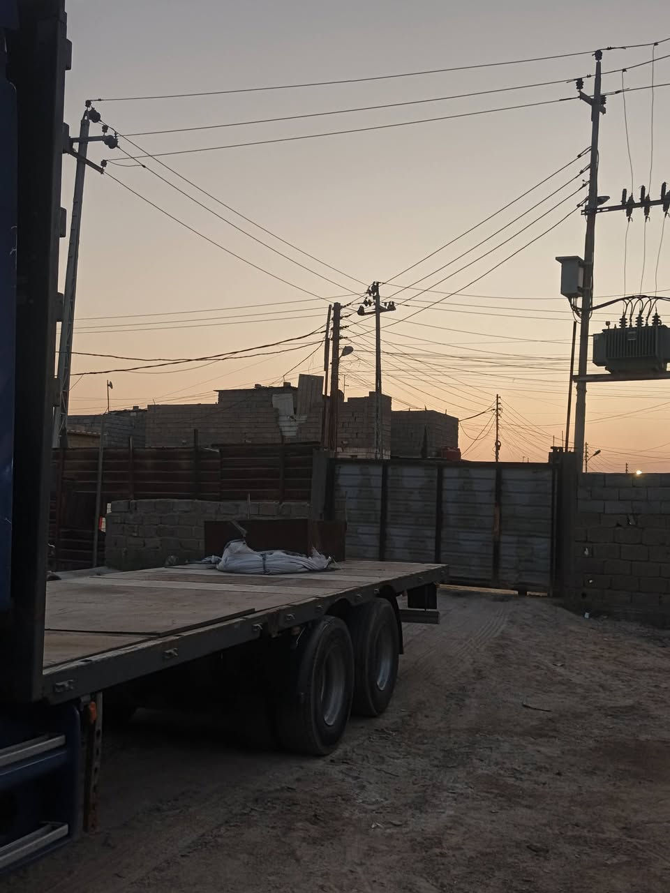 سلام عليكم صطحه جادر كامله طول 7 مترات و75 سانتيم للستفسار اتصل وتدلل ***********
