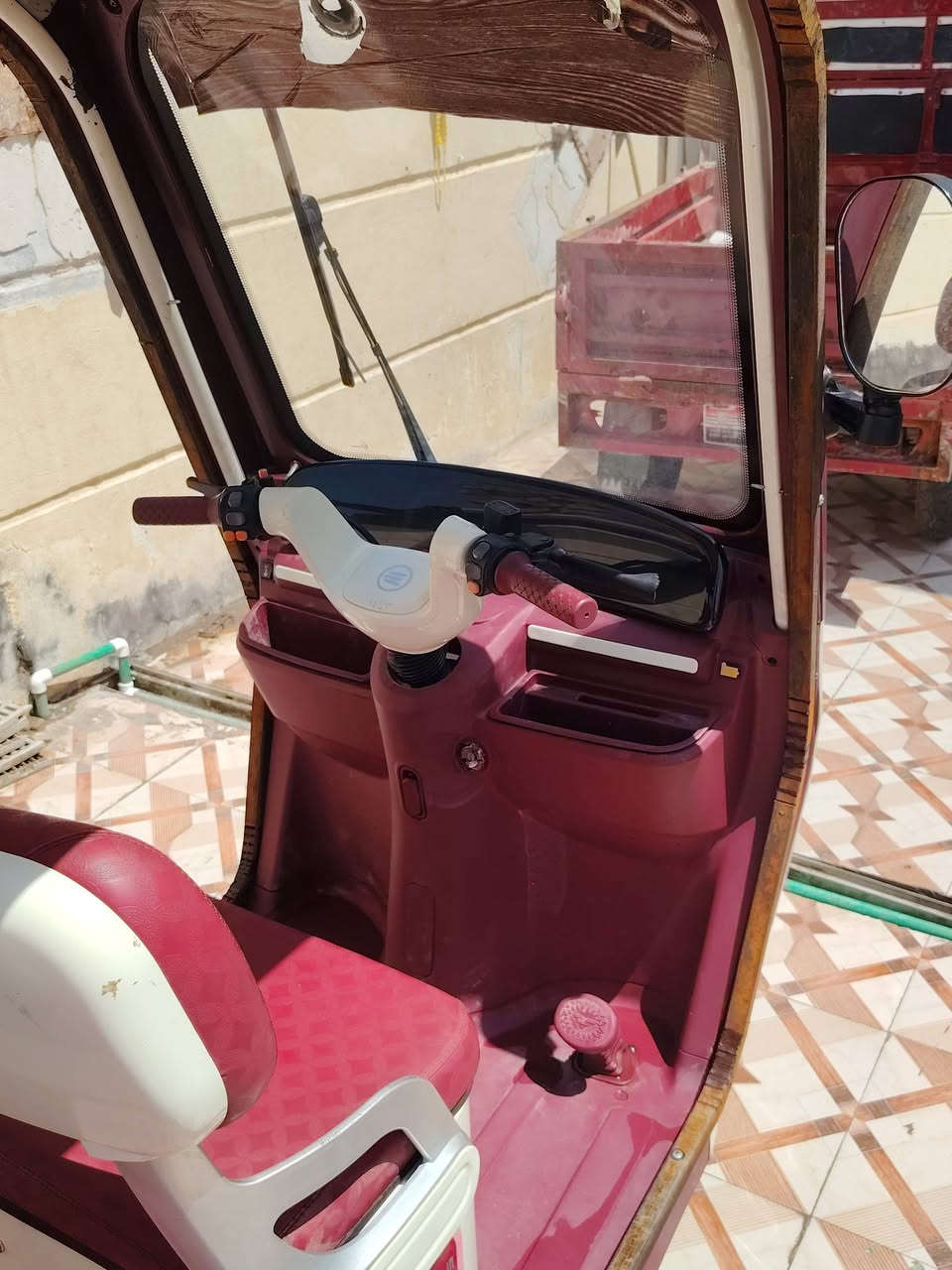 السلام عليكم تكتك شحن صالة شهرين من طالع من الوكيل سعرة مليونين وبي مجال اليريدة يخابرني رقمي ***********

