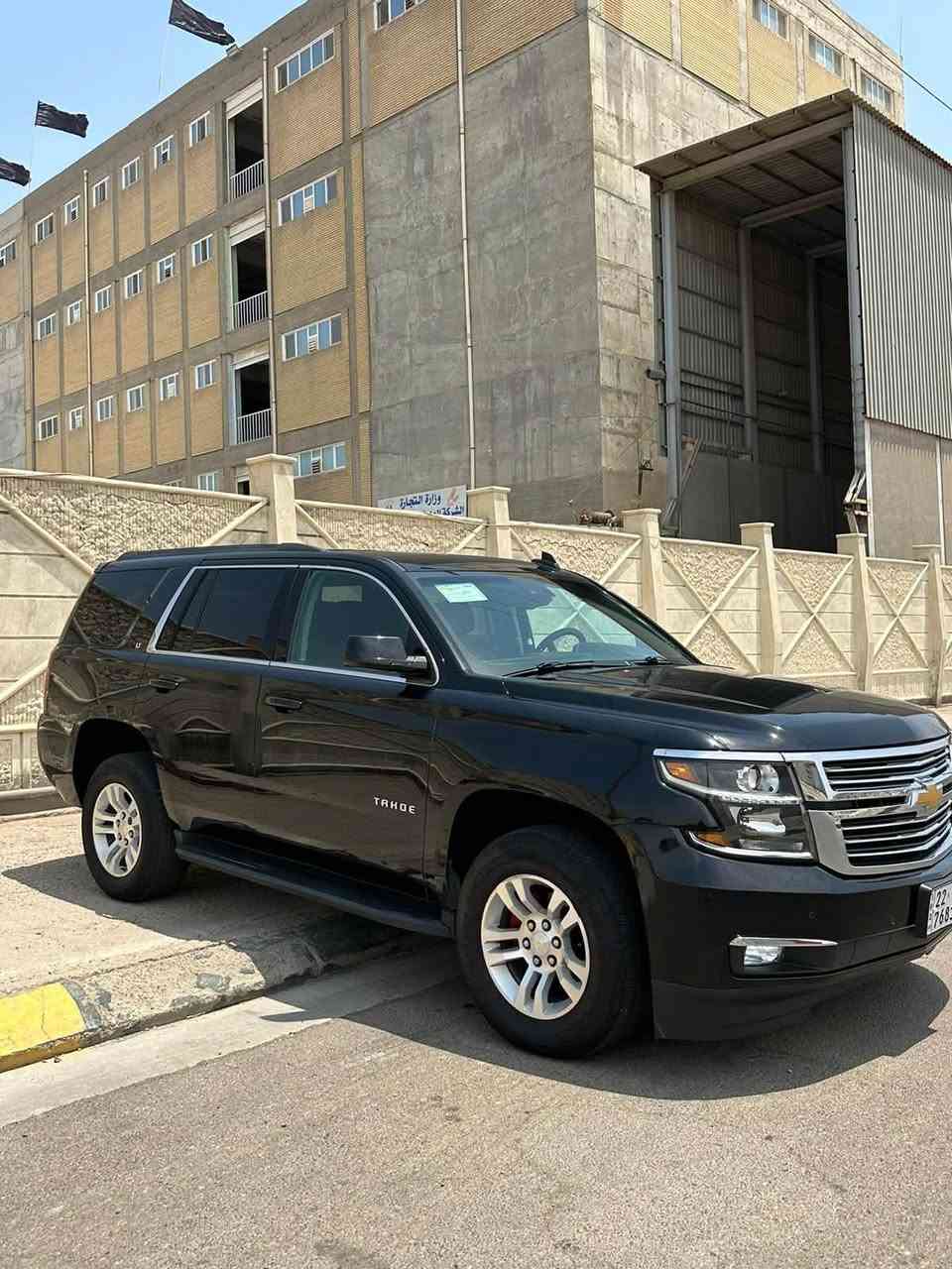تاهو 2018 LT بلاس  
فول مواصفات عده البصمه وثلاجه 
سلايت 
كشن هزاز 
تدفئه بالكشنات 
شاشه كبير 
كامره HD
كشنات منفصل  ملكي 
كشن ميموري خزن 
صندوق كهربائي 
ماشية السياره111 الف 
حادثه تبديل جاملغ السائق وطرف من البنيد ولجاملغ الثاني صبغ قليل 
زنون اصلي 
السياره بوليش جديد

سابقاًً ادوات وسجلتة دافع كمرك مستلم قرص 
ولرقم على المشتري. 
نهايت السيارة 245 
فلوس الرقم على المشتري 🛑 
العنوان بصرة
***********
