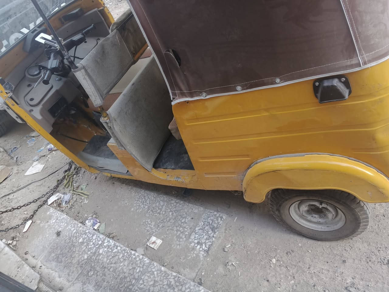 السلام عليكم 
تكتك 2020 رقم بغداد انكليزي مكينه خير من الله لا تنقيص ولا تبخير بيها نواقص بسيطه العنوان بغداد البياع 
السعر 6500
***********
