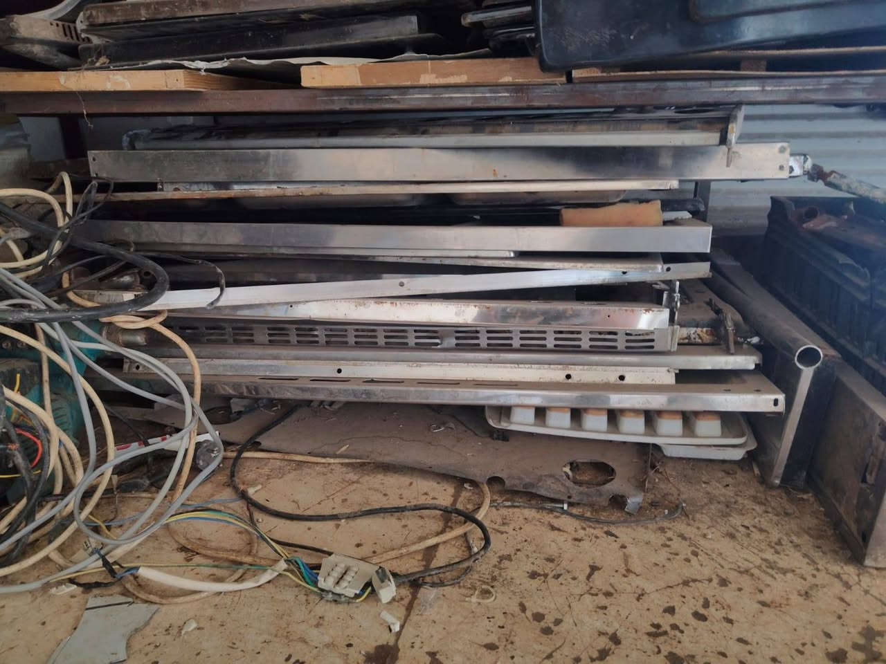 السلام عليكم غراض طباخ ابو 4 عيون و5 عيون مال تفصيخ كلهن نضيفات مكلف بل نشر الشراي يتصل عل صاحبهن ‎*********** بي واتساب كركوك, العراق
