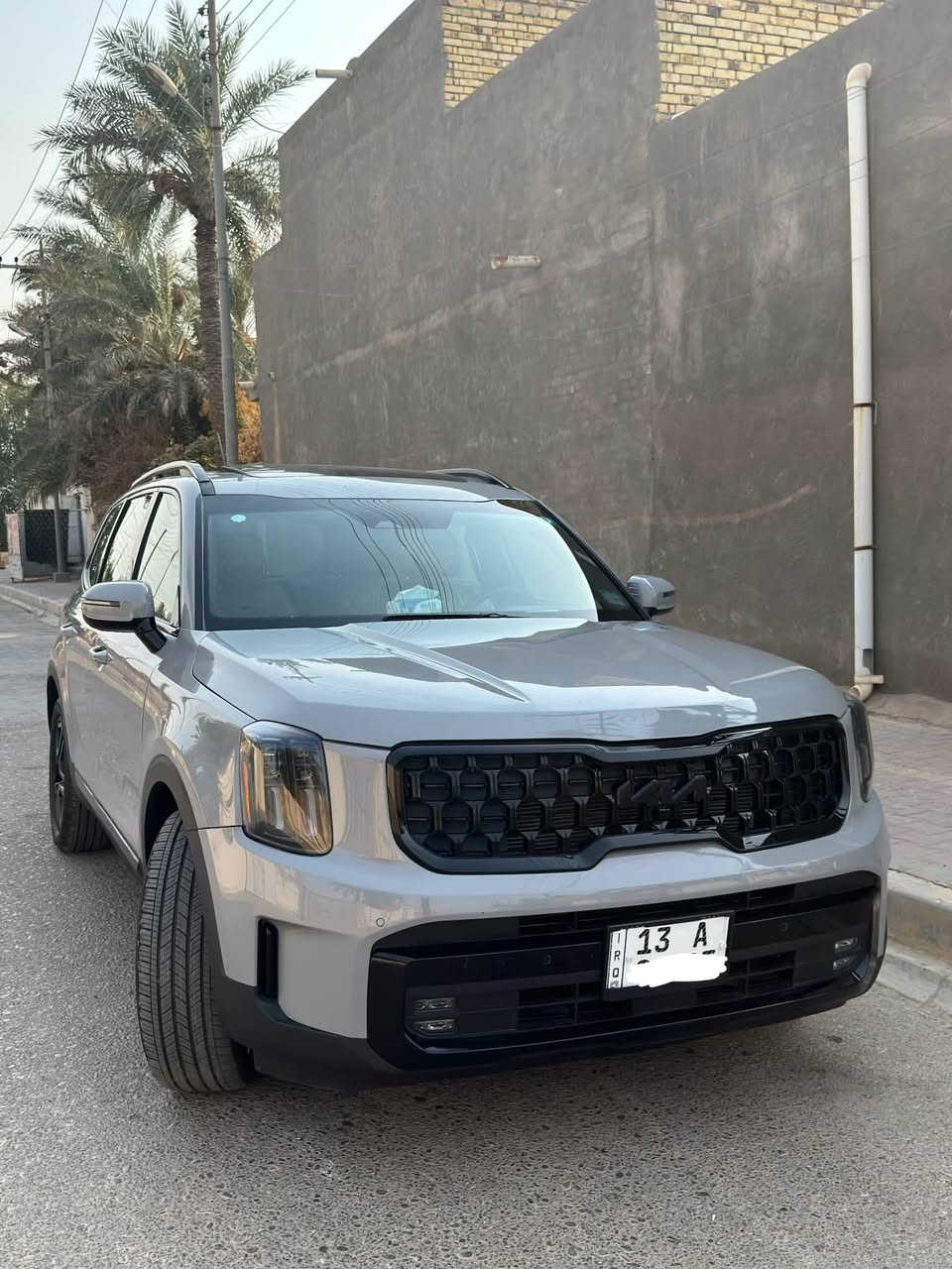 👑 كيا تلورايد 2025 فئة SX X-Line AWD 👑
فول الفول اعلى مواصفات بالتلورايد برستيج

السلام عليكم

انظف و اجدد كيا تيلورايد بعدهي بريحة الوكاله حته التايرات بعدهن مال وكاله 

لون مميز سمنتي فول 

دواخل بلون Terracotta المميز

 سقف ألكنتارا شامواه

موديل 2025

12 حساس التراسونيك الذكي

فئة SX X-Line AWD (أعلى فئة)

محرك 6 سلندر 3800

دفع رباعي مستمر ذكي مع قفل دفرنش

فتحتان سقف بانوراما

كاميرات محيطية 360 درجة

رادارات كاملة (تحديد مسار + كروز متكيف + مانع اصطدام)

المراية الذكية الذاتية التعتيم

زجاج مدبل للعزل الصوت

رنكات 20 

كاميرات حية بالنقطة العمياء بالطبلون

شاشة بانورامية عملاقة مزدوجة

نظام صوتي Harman Kardon فاخر

كشنات جلد فاخر (تدفئة + تبريد)

كشنات أمامية كهرباء + ذاكرة

كشنات خلفية منفصلة VIP (كراسي ملكية)

رينغات 20 بلون أسود بلادي خاص بالفئة

سكك سقف وحواف مكحلة أسود بلادي

زجاج مدبل عزل صوتي فائق

صندوق خلفي ذكي يفتح تلقائيا

شاحن لاسلكي + منافذ USB-C لكل الصفوف

بردات للأبواب الخلفيه

مساج 

مثبت سرعه 

تحديد مسار ونظام ذكي

وكثير بيه مواصفات خير من الله معروفه هاي الفئه تجي افخم فئه 

حادثها: صبغ قطعتين + تبديل باب الصدر اصلي وكاله نفس الون 

كير ومكينة وشاصي ونظام دفع مكفولات بشرط الفحص

السعر 327

السياره داخله كتاب شهداء ميسان 

رقمي اتصال او واتساب 

***********

مكان السياره ميسان مركز
