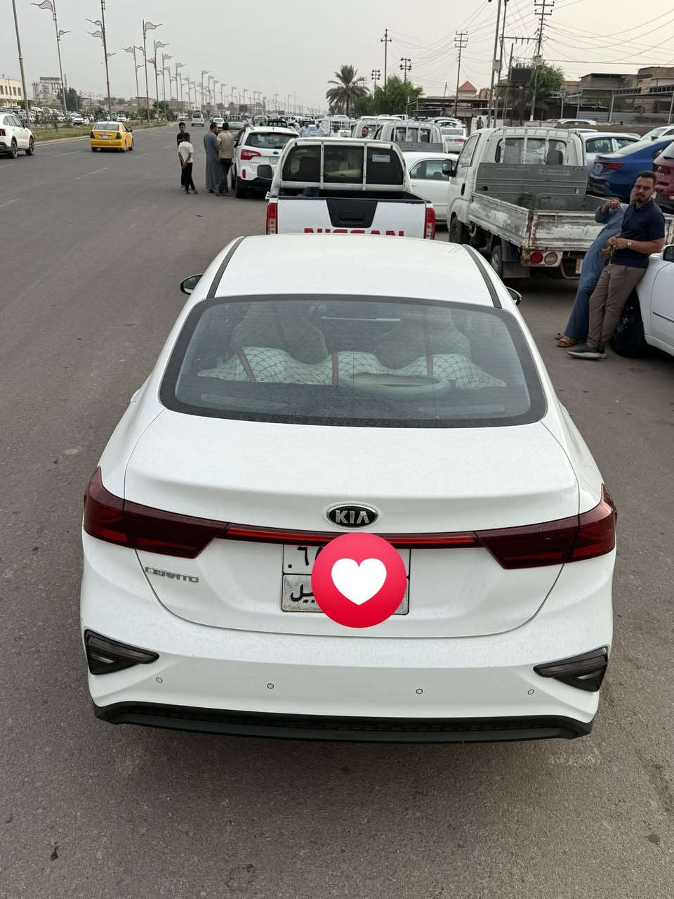 السلام عليكم سيراتو 2021 رقم اربيل مكينه 1600 ماشي 200 الف سياره جديده برغي ما مبدل بيها ضررها كما موضح بالصورة السعر 142 وبي مجال بسيط العنوان واسط الصويرة او الحفرية ***********
