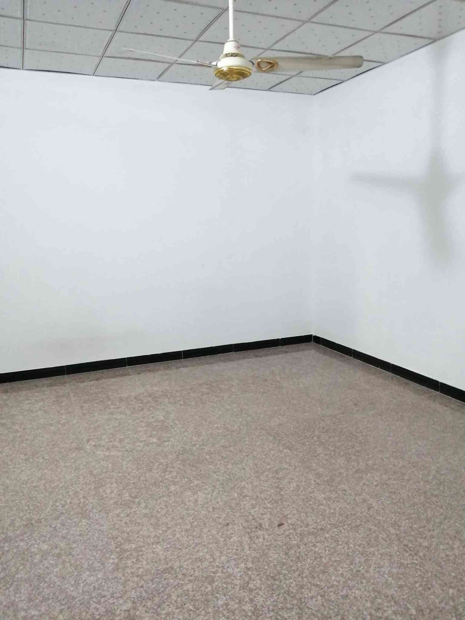 🏠بيت #للبيع في الفلوجة حي الشهداء قرب مرطبات مشمشة .
📍البيت طابق واحد غرفتين نوم واستقبال وصاله ومطبخ .

✨ تفاصيل العقار:
🔹 المساحة: 250 متر  .
🔹 السند: طابو صرف (ملك) بأسم شخص واحد. 
🔹 موقع ممتاز جميع الخدمات متوفرة .

💰 السعر: 140 مليون وبي مجال. 

📞 للتواصل والاستفسار:
*********** واتساب 
او مراجعة مكتبنا #مكتب_البيان_للعقار الكائن في الفلوجة حي الشهداء شارع مرطبات مشمشة
