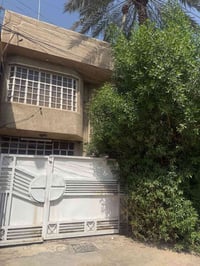 بيت 130م للبيع واقع حال 140م في منطقة البنوك / خلف سوق الميثاق واجهـة ...