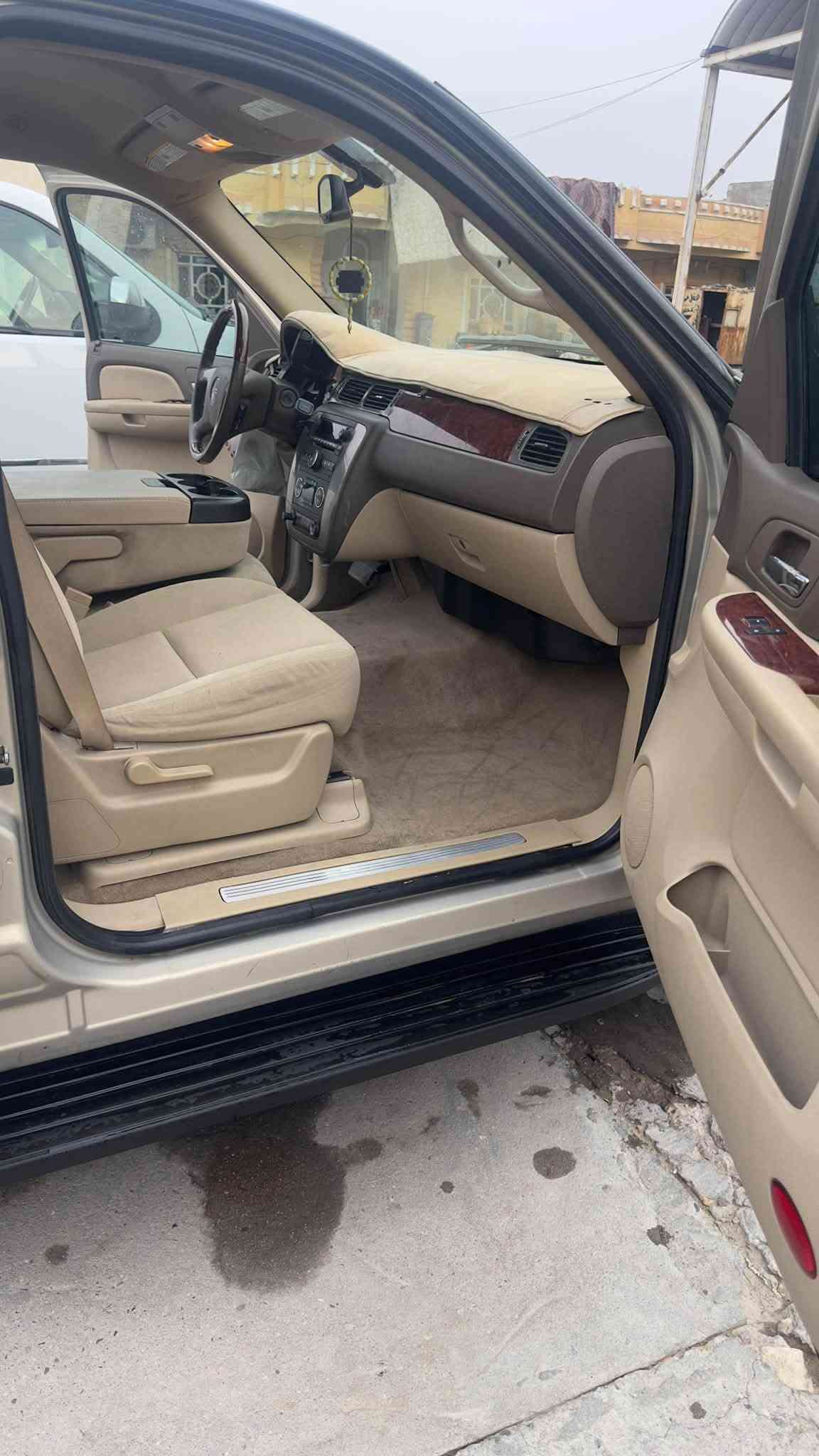 � للبيع GMC يوكن موديل 2009
🔹 رقم بغداد – ترقيم جديد
🔹 المحرك: 5300 V8
🔹 القير: 6 نمر
🔹 العداد: 250 ألف كم وقابل للزيادة
🔹 الحالة: نظيفة جداً
🔹 سيرفس كامل
🔹 تبريد وتدفئة جاهزة
🔹 السيارة ما بيها أي نقص وجاهزة للاستخدام

💰 السعر: 180 ورقة
📞 للاستفسار:***********
