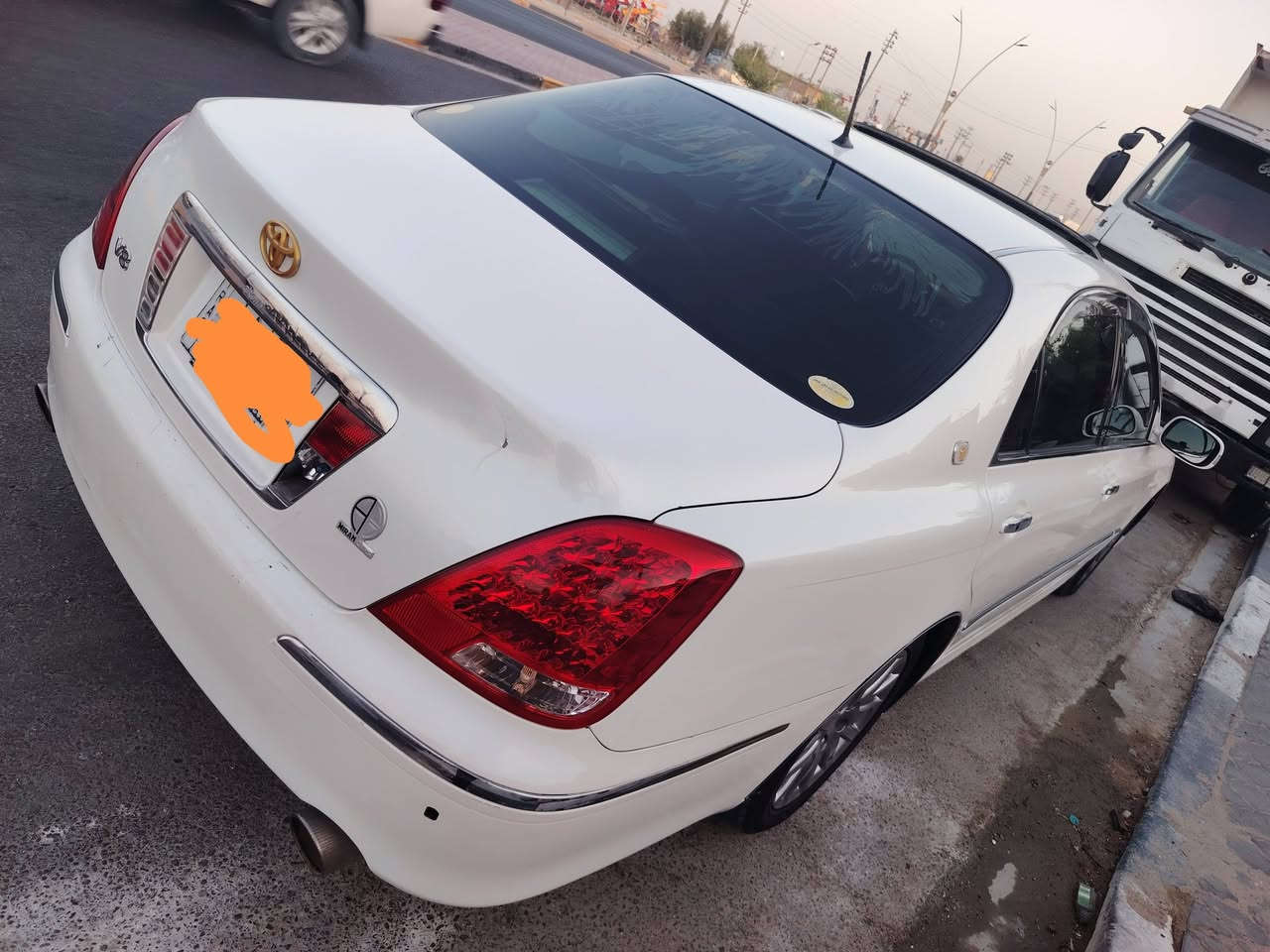 *للبيع كراون ماجستا 2004- بأسمي تحويل فوري* 🚗

*المواصفات:*
- *النوع:* تويوتا كراون ماجستا
- *الموديل:*2004
- *اللون:* [ابيض صدفي]
- *المحرك:* 8 سلندر- مكينة شرط
- *الكير:* اوتوماتيك شرط
- *التبريد:* تبريد امامي خلفي "رادار" + تبريد امامي ثلاجة باردة
- *الفتحات:* فتحة سقف 
برده خلفيه 
- *الدكم:* 5 دكم فول مواصفات
- *الحالة:* السيارة جديدة كلش، جاهزة، مابيها نقص ولا عطل
- *السنوية:*  وتحويل
- *الضمان:* مكفولة من كلشي كير مكينه حداديه عشرط شرعي اصوليات 

*مميزات اضافية:*
1.  *غرفه جديده كلش
2.  *شاصي اوكص مكفوله
3.  *تاير وبطارية* جدد
4.  *مسجل وشاشة* وكاميرا خلفية
5.  *حساسات + تحكم ستيرن* 

*الملاحظات:* سيارة كفاله عامه ع كل عيب 
السيارة ما بيها اي نقص، كلشي شغال 100%. تبريدها ثلاجة بالصيف، 
*] تواصل اتصال أو واتساب
*المكان:* بصرة زبير
*الاتصال:* [***********] ابو علي 

التحويل باسمي مباشر. تحويل ثاني يوم هزه جديده.
