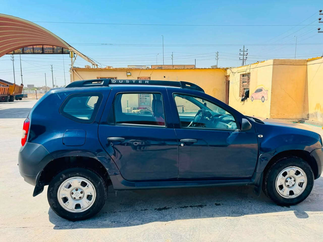 🚗 رينو داستر 2018 للبيع – بشرط الكفالة 🚗
للبيع سيارة رينو داستر موديل 2018 (نيلي / أزرق داكن)، أخت الجديد ونظيفة جداً.
📌 المواصفات والتفاصيل:
 الكفالة: كفالة عامة (كير، محرك، كشر) بشرط الفحص.
 الرقم: رقم قادسية (الديوانية) / مداورة ثاني يوم.
 الشاشة: شاشة أندرويد لمس حديثة.
 الداخل: التخم والداخلية مغلفة أحمر ونظيفة جداً.
 التبريد: شغال وثلج ❄️
 الإضافات: حوامل سقف (Duster)، حساسات، وباقي المواصفات الفول.
📍 المكان: الديوانية
📞 للتواصل والاستفسار (اتصال أو واتساب): ***********

