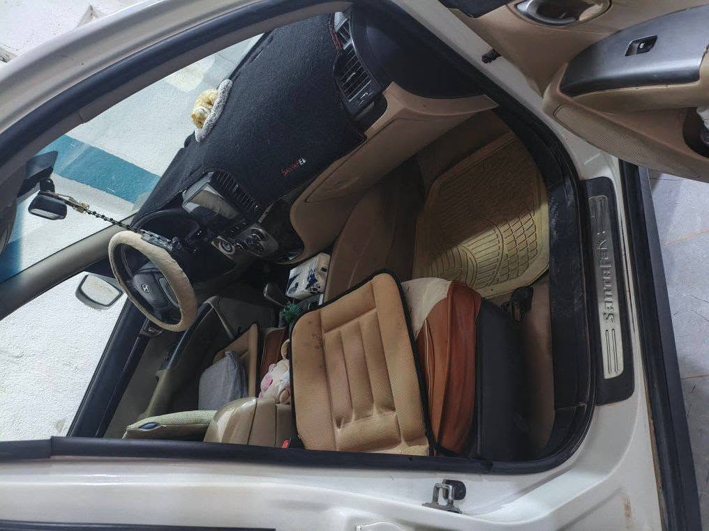 السلام عليكم 
سنتافي ٢٠١٢ محرك أربعة سلندر 
رقم قادسية بيها قاصرين اثنين
مستعدين تنازل وكالة عامة
سياره مابيه صبغ كير تبريد تبريد جاهزه 
سياره استخدام قليل 
***********
سعرها ١١٥
