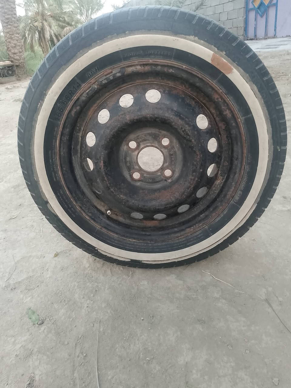 سلام عليكم تاير ابو الخطه الاصلي حجم 185/65/14
مكان سوق شيوخ العكيكه سعر 20, قفل 
***********بيه واتساب ققط
