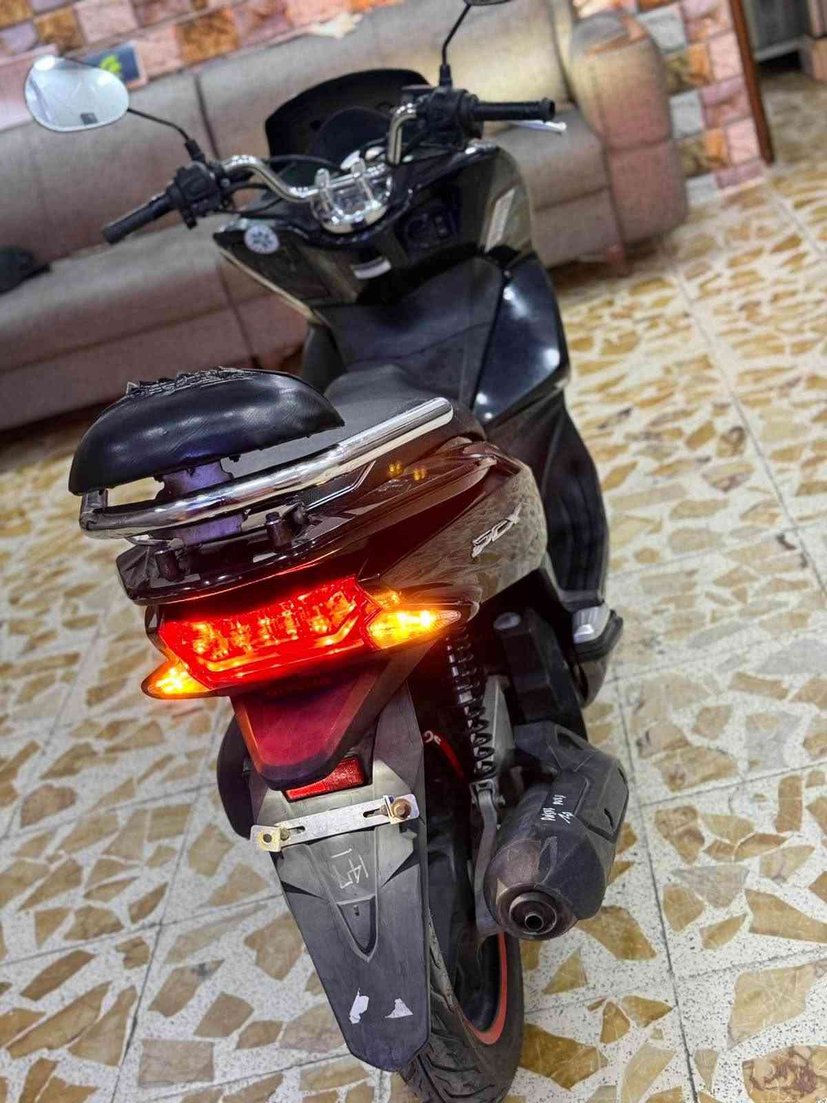 بي سي اکس • ١٥٠ • كفالة عامه