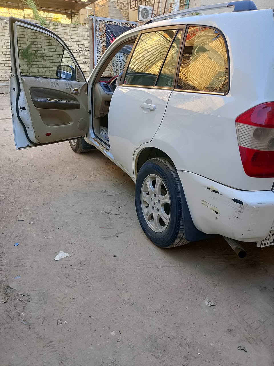 شيري تيكو موديل ٢٠١٢
كير ميكانيكي
السيارة باسمي تحويل مباشر في كربلاء  رقم دولي بصرة
حدادية ٧٠ بالمئة
تخم تاير جديد
تبريد شغال
السعر ٤٠ ورقه مع المجال
العنوان كربلاء المقدسة
***********
