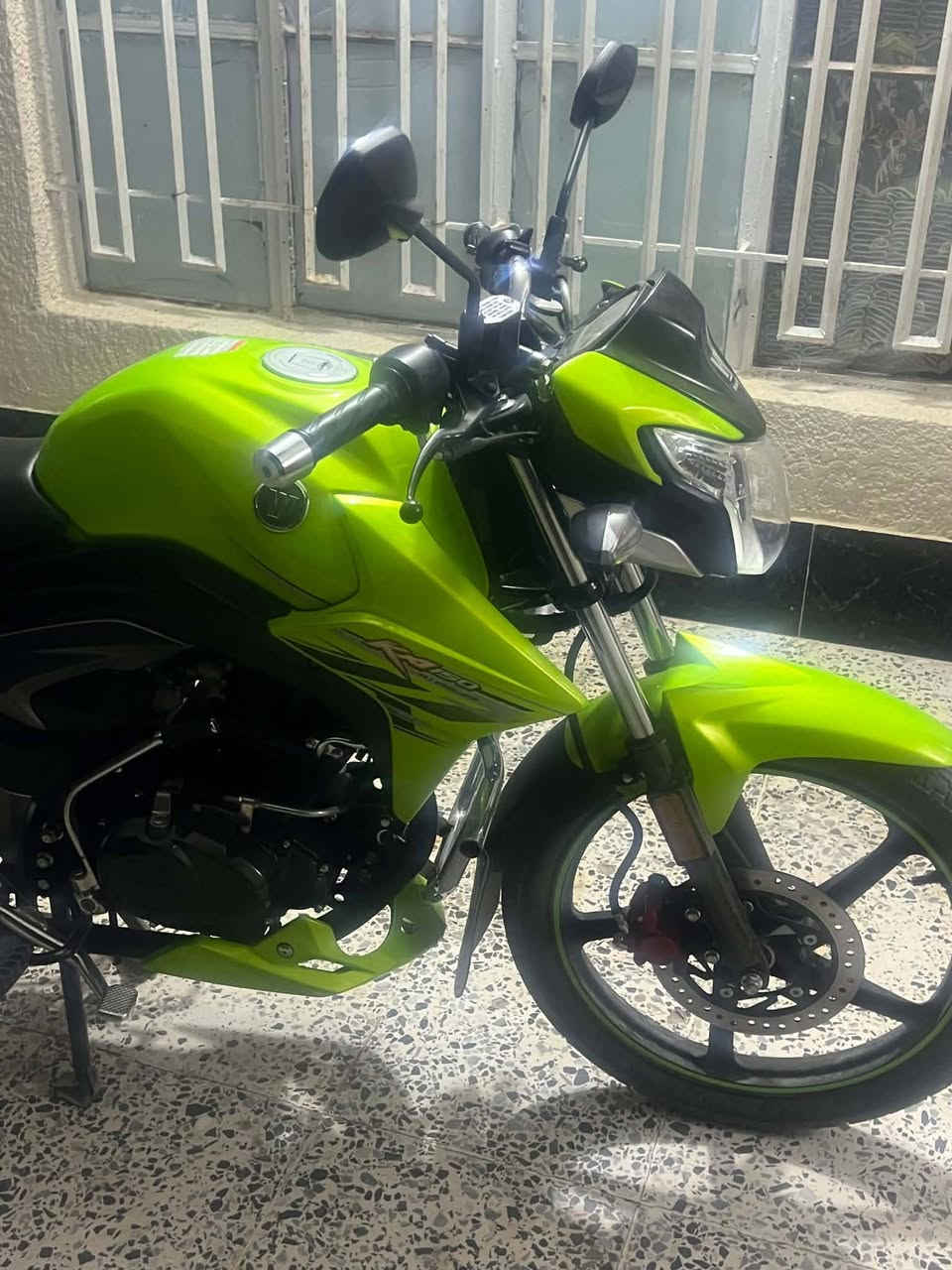 سلام عليكم شباب هاوجي زيرو بمعنه كلمه البيع موديل 23 مرقم وكامل لسعر 18ونص وبي مجال استفسار عل رقم ***********
