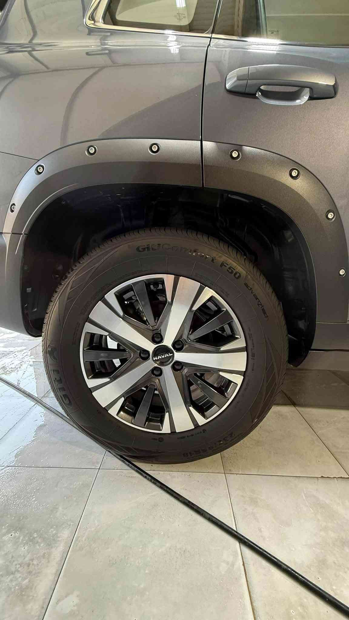السلام عليكم … 
للبيع Haval Dargo 2025 
السيارة كفالة عامة من الشخط .
گير + مكينة (كفالة شرط الفحص ) 
رقم بصرة بأسمي تحويل مباشر 
فول مواصفات ( مواصفات 2Wheel )
بعده بضمان الشركة (ضمان عشرة  سنوات ) 
ماشية : 26,000 Km
السعر : 34,500,000 مليون دينار عراقي . 
رقم الهاتف :*********** 
العنوان : البصرة
