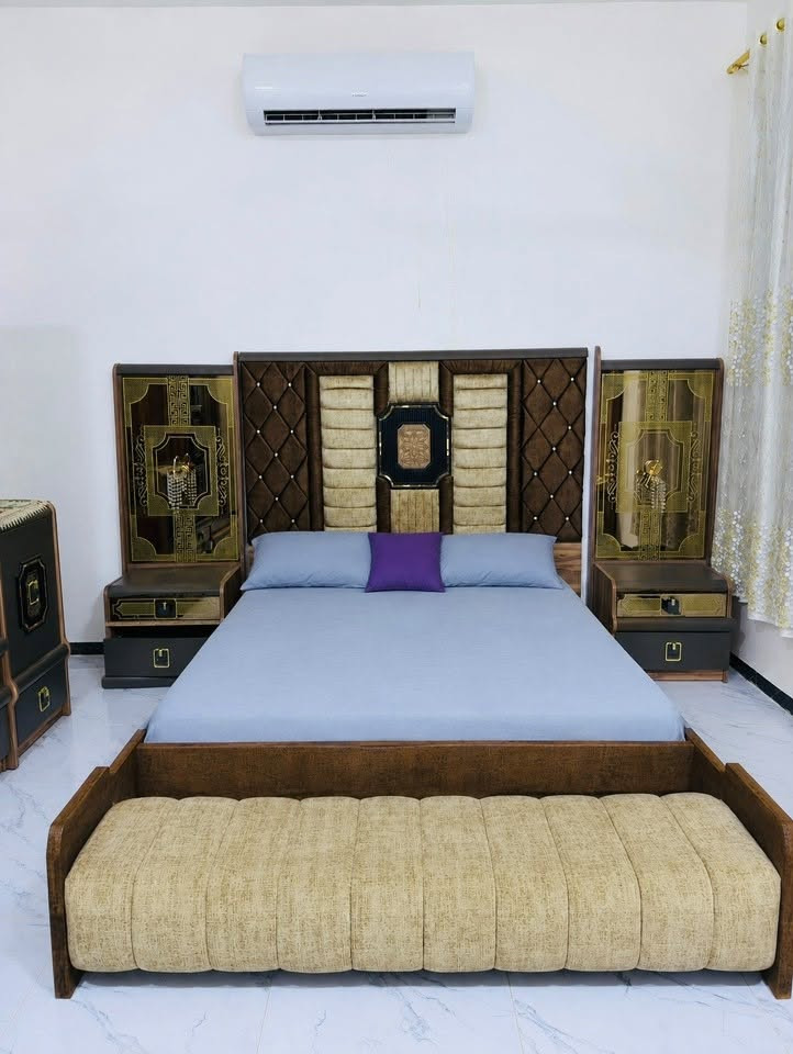 🛏️ للبيع غرفة نوم إيطالية فاخرة 🇮🇹✨
حالة ممتازة وأنيقة، مناسبة للباحثين عن الفخامة والجودة.

💰 السعر: 2,500,000 دينار عراقي
📞 للاستفسار والتواصل: ***********

للمهتمين يُرجى الاتصال على الرقم أعلاه.

