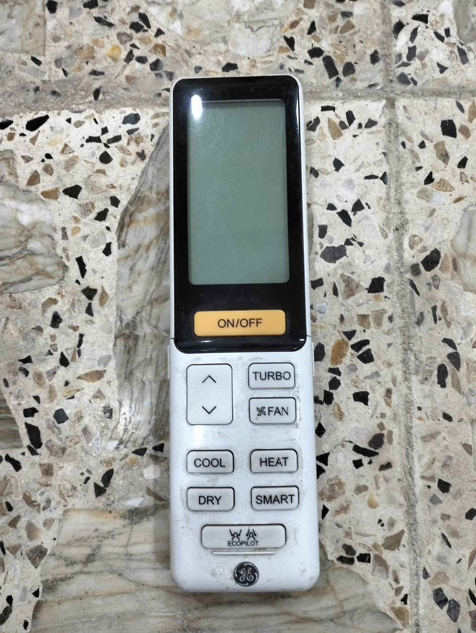 سبلت جنرال الكترك طن ونص على وضع الشركة غاز الشركة سبلت عملاق البرودة مالته تعادل طنين 
اخو الجديد 
كامل مع البواري والريمونت 
ماخذه ب950 الف
سعر البيع 450

بغداد المدينة 

للاتصال واتساب ***********
