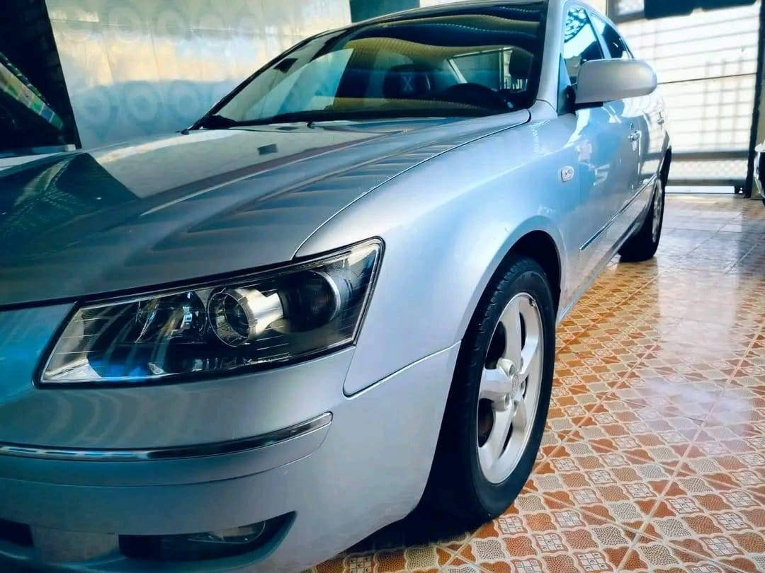 سوناتا ٢٠٠٨ كصة جنطة بانزين أصل 
مكينة 2400 
كير ومحرك مكفولات 
تبريد شغال مرايات شفط جام نسبة تظليل 
كشنات جلد تحكم كهربائي 
كهربائيات كلها شغالة 
حدادية نظيفة 
سيارة جاهزة وحلوة ونظيفة 
السعر ٤٢ وبيها مجال 
الغراف 

***********
