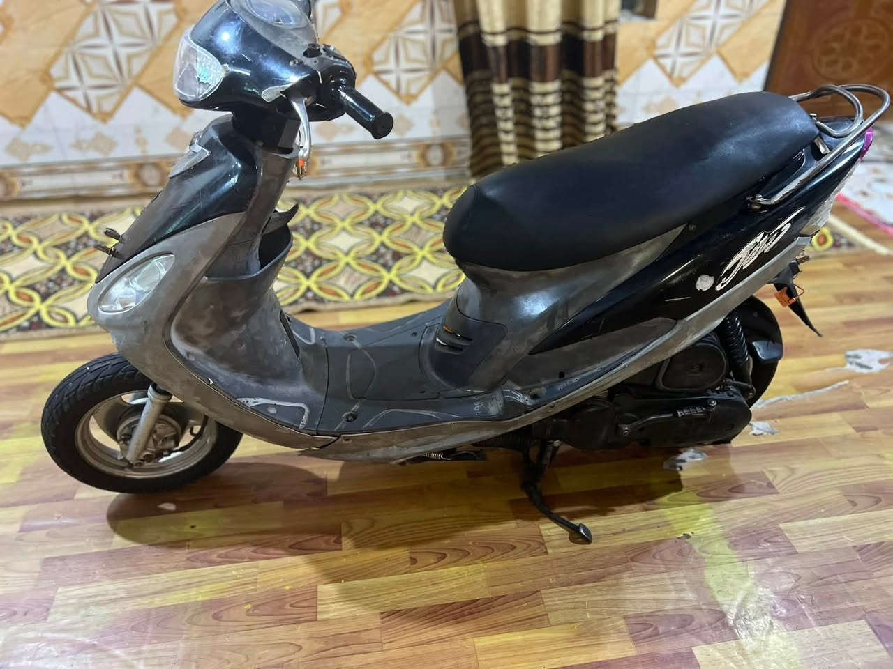سلام عليكم ماكس غجمه للبيع مكينه مبدله بوشه الدراجه نضيفه كلش كلشي شغال بيها سلف كهربائيات كلشي شغال السعر 600 مكاني حيانيه هاذ رقمي ***********
