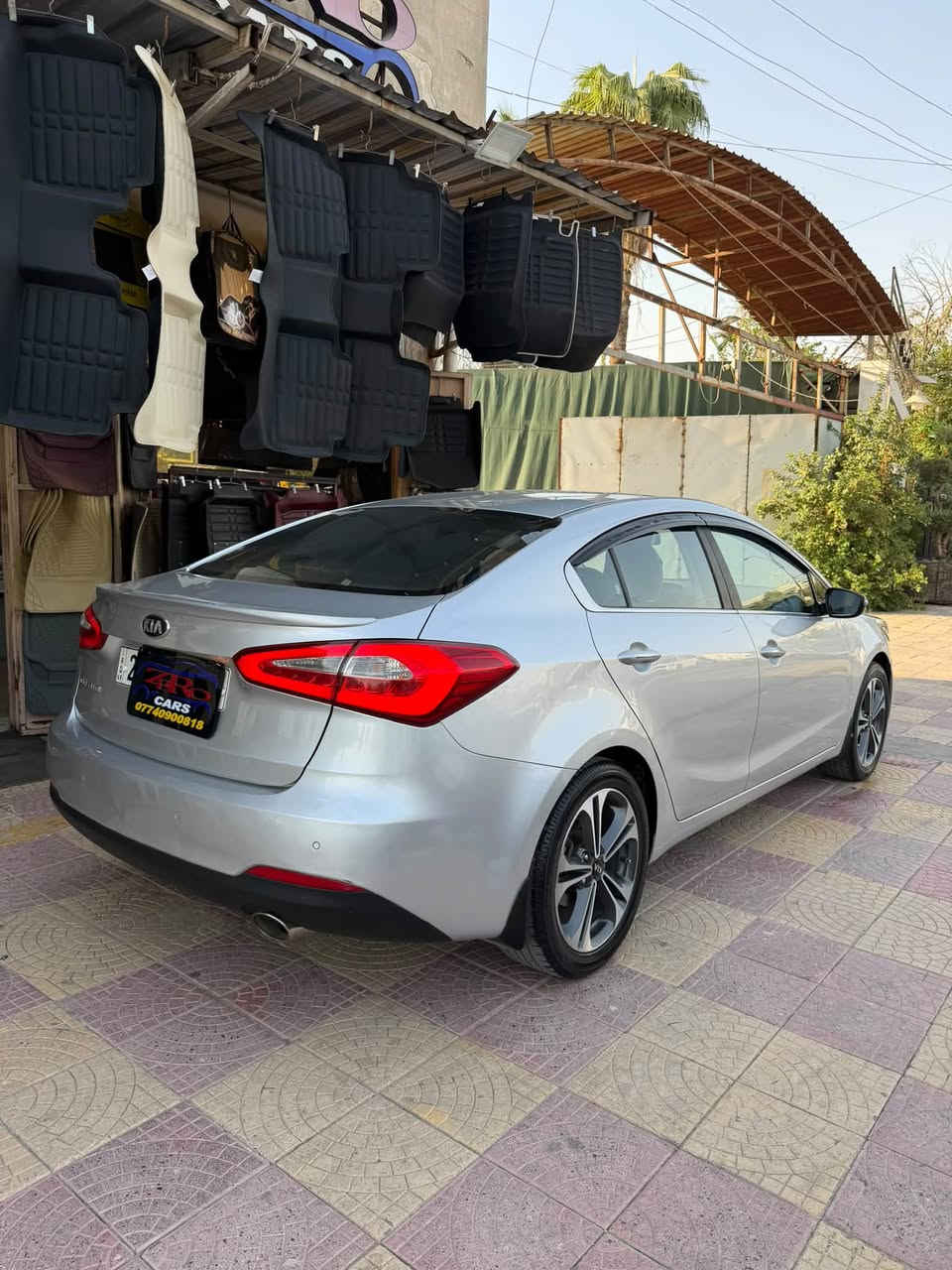 السعر مناسب ( 113) ومجال
سيراتو2013 خليجي

صبغ فقط باب خلفي وتعديل بارد مكانتين صغار

سياره جديده

محرك 16 دوش

شفتات استيرن

تحكمات استيرن

قطعتين تبريد

حساس امامي وخلفي

اشاير مري وشفط

كير ومحرك بشرط

تبريد ثلج

رقم وسنويه وهزه كلو جديد

مكان السياره موصل

التواصل ع الرقم

***********
