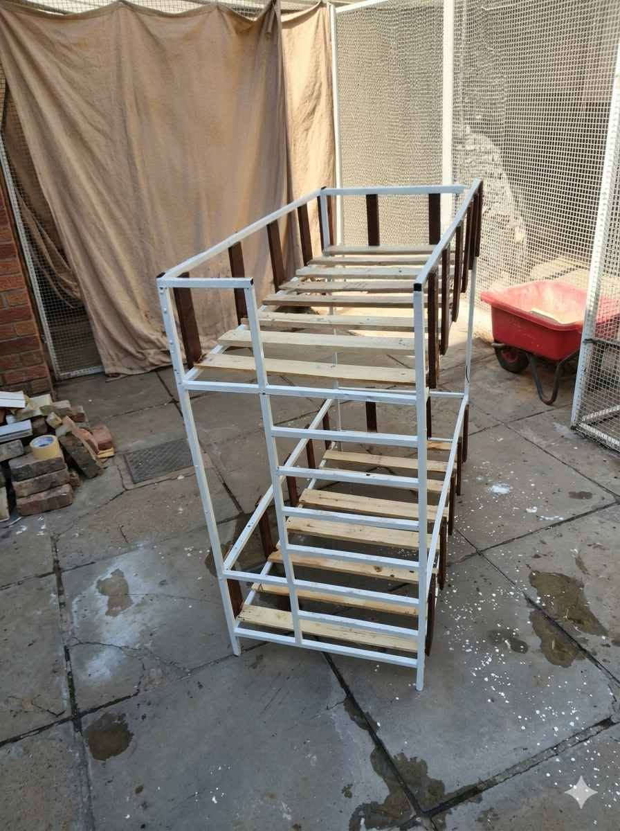 سرير اطفال طابقين عمل منزلي قياس 150*60 ارتفاع 180 شغل قوي شرط يتحمل أوزان ولالوان ولقيسات التعجبكم السعر 100 رقم *********** مكاني بغداد بغداد, العراق
