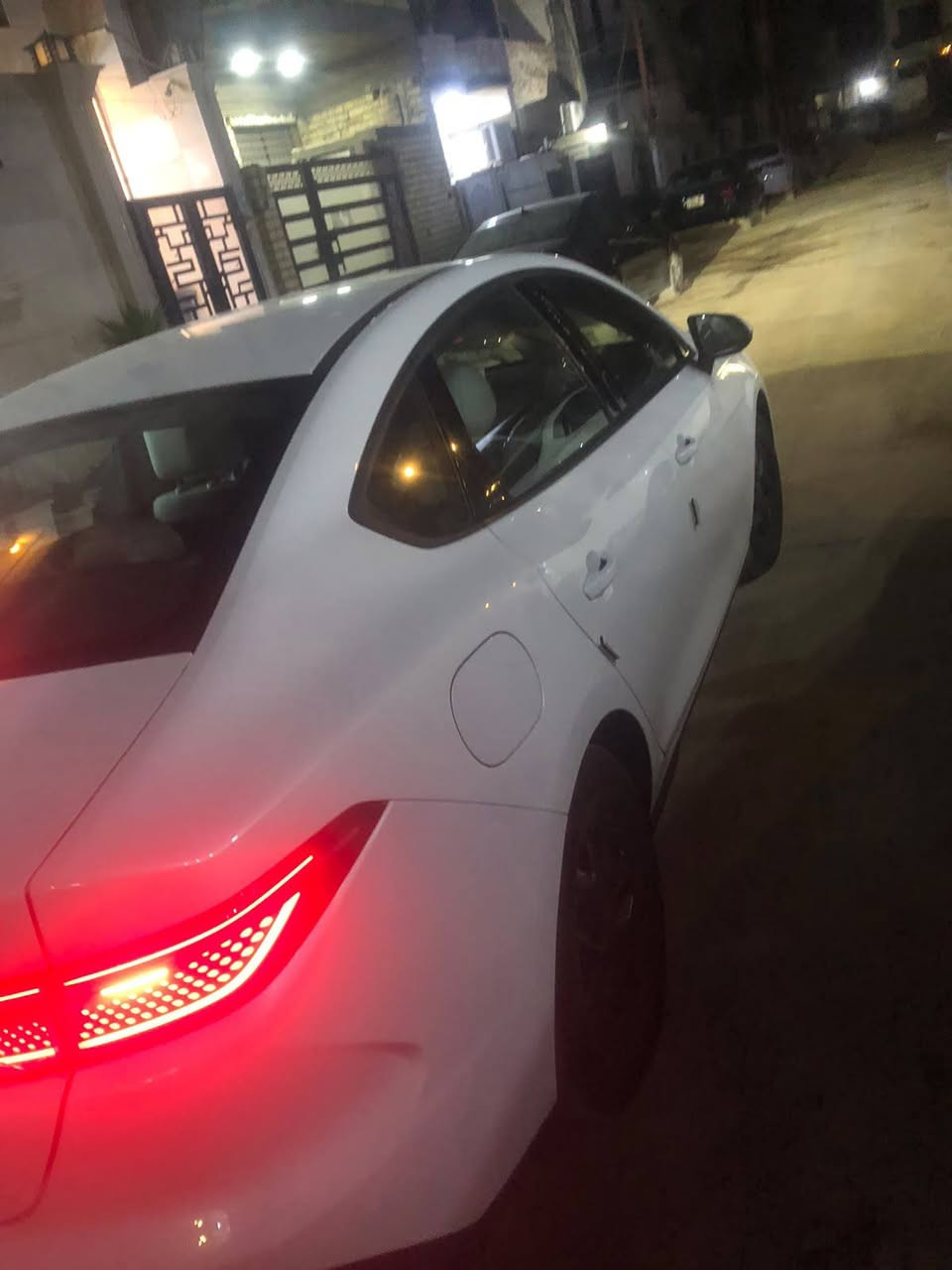 BYD موديل 2025 سيل فايڤ
سيل فايف بيها ضربه بالقماره بسيطه كلش وشخط بالبنيد 

لون ابيض 

فول مواصفات 

بطاريه ٧٠ 

ماشيه 3 الف و 800 فقط 

السعر 19 مليون وبيها مجال

مستعجل على بيعتها 

للتواصل ***********
