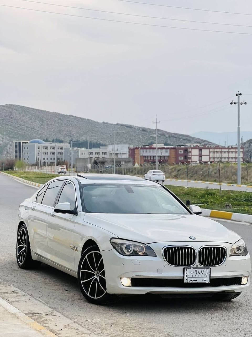 Bmw F10 
مؤديل٢٠١٠
مه كينه ٨توين تؤربويه نوزل دريژ گيرو مه كينه به شه رت
بوياخي نيه سه يا ره كه سا خه ره قه م به خدايه
٥شه فته
٣گيره سپورت
٥په رده بيلاد 
ده بل جام 
سلايت كاميره
رادار حساس پشتو پيش
لايت زينون له گه ل سوكان
بريك به سمه 
موا سه فاتي ته واو نابي
*********** رانية, السليمانية
