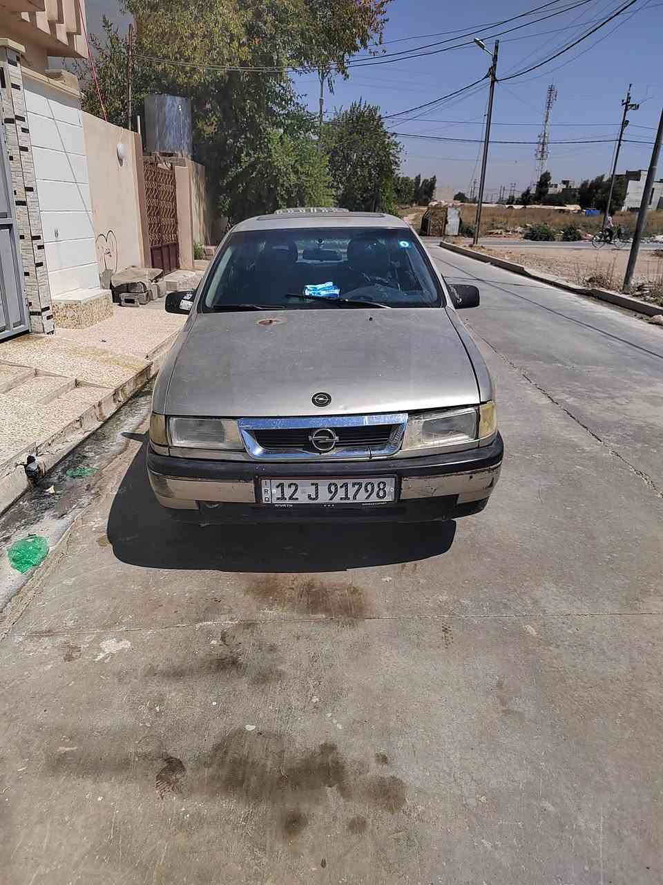 حجم ٢٠ محرك نضيف كير ثالث يفلت درايم شفت كلو شرط جديد يعوزها بس دواير بيهن خيسان أسفل قطره ماكو خياس ارفلو جديد غرفه حلوه صبغ مابيه شرط التحويل سعر ٣٠ وبيها مجال والكشر كدام العين  وترهم مقدمه زينه ***********
***********
