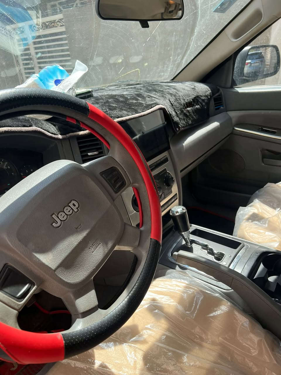 جيب لاريدو ٢٠٠٥للبيع رقم انبار باسمي السعر ٦٨بيع مستعجل السياره جاهزه لاستفسار الاتصال على الرقم ***********
