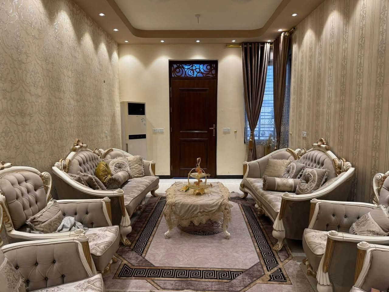 🏛️دار لـــلـــبـــيــع 🏛️
📍بناء حديث 

الموقع :                   بستان الحلو📍موقع مميزه
                                                                                               
نـوع الـعـقار:                طابو زراعي 

الـمـسـاحـة:              200متر

الـواجـهـه10م

#الـطـابــق #الارضـي 

 غرفة نوم سويت     مطبخ         صالة       هول

مجمع صحيات              

#الـــطـابـق #الـــثـانـي 

3غرف نــوم سويت -هول_مجمع صحيات
  
✨——————————-   ✨                

السعر عالخاص  ⭕️
📍_____#لــــــــــــلاستفسار -***********📞***********

#عقارات_الامير_في_بابل_شارع/_60مدخل حي الحسين مقابل مدينة حمورابي السياحية 

✅👈👈🇮🇶♻️
نستقبل عروضكم التجارية والسكنية كافة :
نستقبل عروضكم التجارية والسكنية كافة :@
