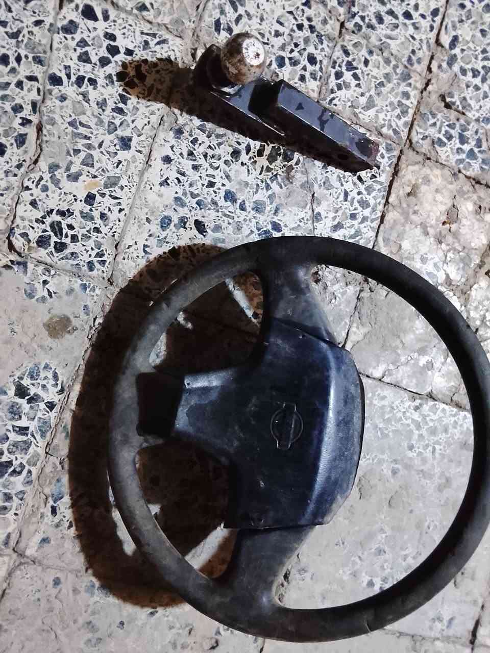 غراض نيسان باترول تسعينات للبيع مكان ديالى ***********

