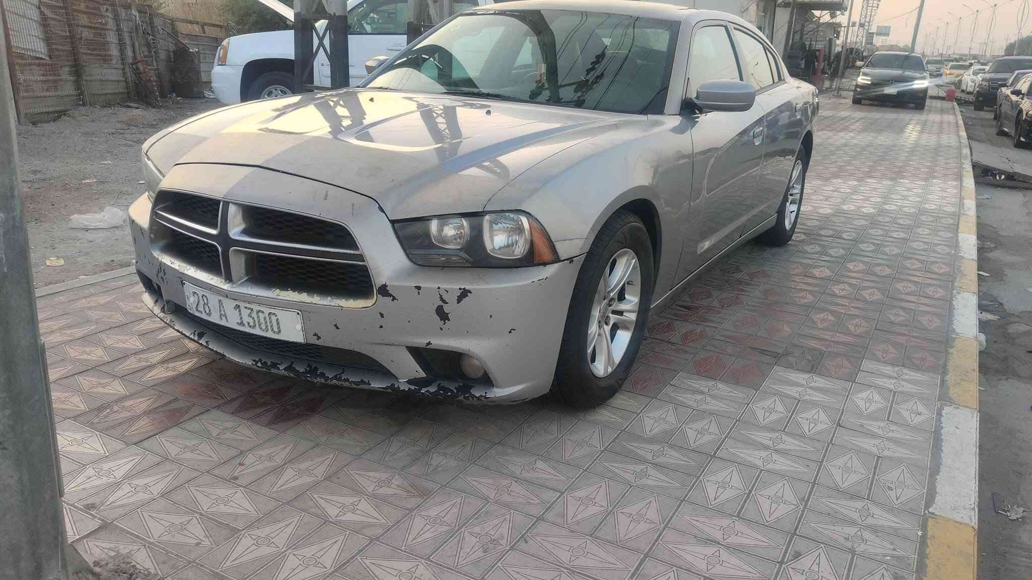 السلام عليكم جارجر للبيع السياره 2011 حادثه بنيد وچاملغ مسستمه السياره 3600 كير مكينه حداديه السعر 115 وبيهه مجال الرقم ***********

