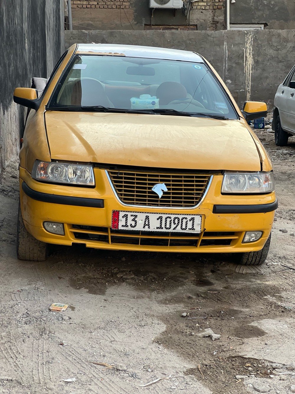 سمند 11رقم انكليزي مصفره هيه وغرامات كهربايات شغاله دوشمه جديده كاعيه جديده محرك كير شغالات كشره شوف العين سعر 17 وبيها مجال رقمي *********** ابيع كومت حديد