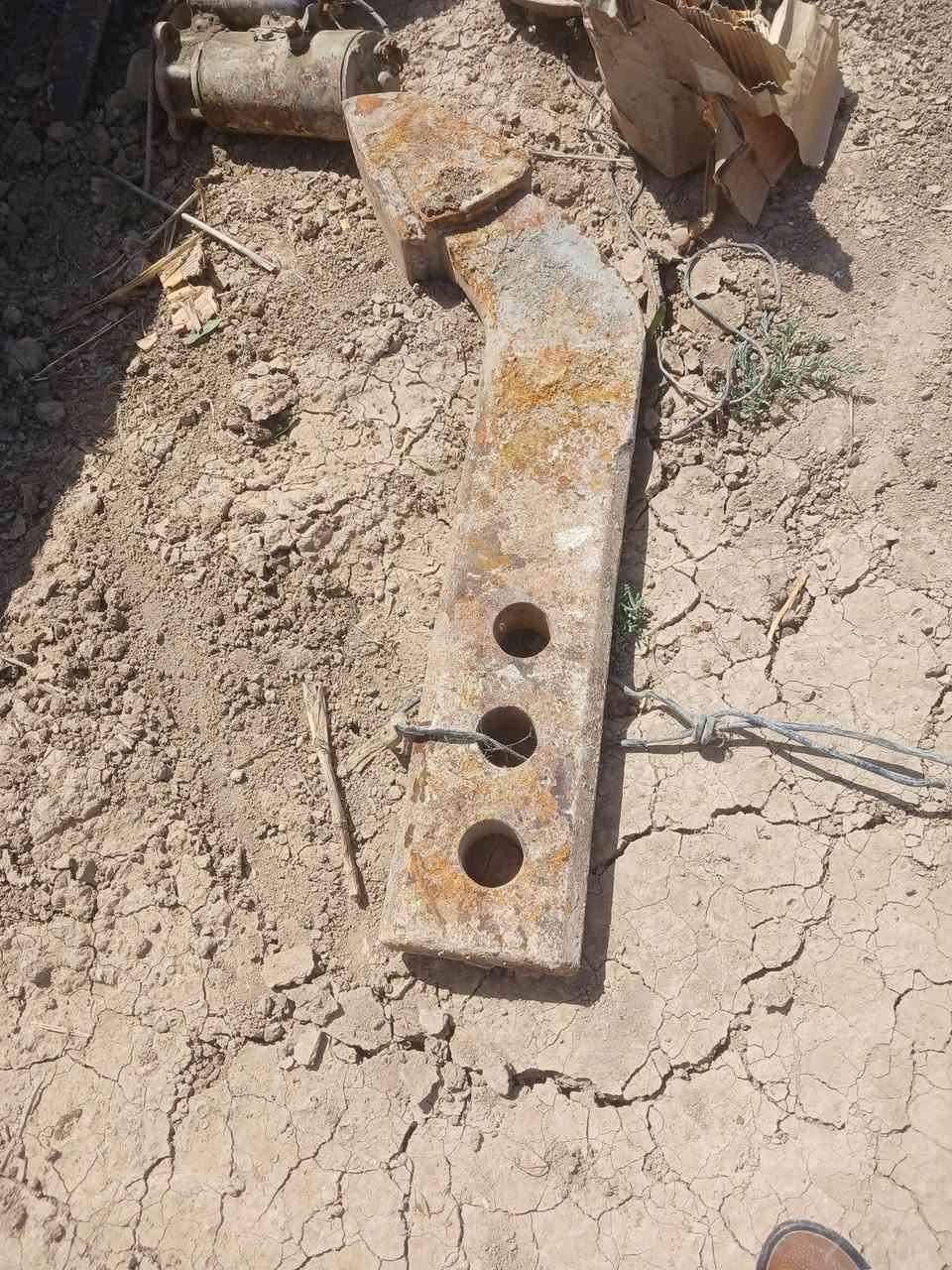 السلام عليكم غراض بلدوزر كوماتسو خمس وستين لبيع كوماتسو زنجيل وبم ستيرن وسنون روتر لبيع مراجعت صاحب لرقم ***********
