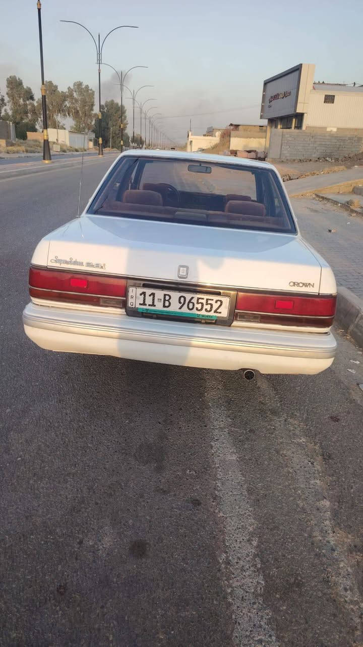 السلام عليكم ورحمة الله وبركاته
سيارة سيدان موديل 1990 للبيع -
المواصفات والتفاصيل:
 الرقم والسنوية: رقم بغداد دولي (شرعي بشركاط)، والسنوية جديدة. مشروع وطني
 المحرك والكير: كير ومحرك "بطة 2500" مشدود جديد (شرط الفحص).
 الهيكل والحدادية:  صدر جديدة، وتخم تاير جديد بالكامل (شرط).الاكسل 3قطع 
 الداخلية والتبريد: الغرفة الداخلية جديدة، والتبريد ثلج شغال 100%.
 الصبغ والضرر: السيارة بيها مكانات صبق بس مو حزام ولاصبق عام 
 المكان: الشرقاط.
السعر: 60 ورقة، وبيها مجال للشراي 
📞 للتواصل والاستفسار:
 ***********
