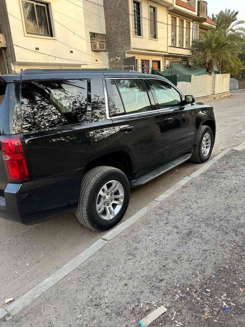 سلام عليكم للبيع تاهو موديل 2019 باسمي رقم كركوك داخلة كتاب ضباط تحويلها اي موقع بغداد اني جاهز وارد امريكي حادثها طخة خفيفة بجاملغ الخلفي السيارة LT فول مواصفات عدة سلايت ولبصمة السيارة ماشية 130 جديدة بمعنى الكلمة السعر 330$ وبيها مجال مكان السيارة بغداد حي البنوك استفسار على الرقم ***********---***********
