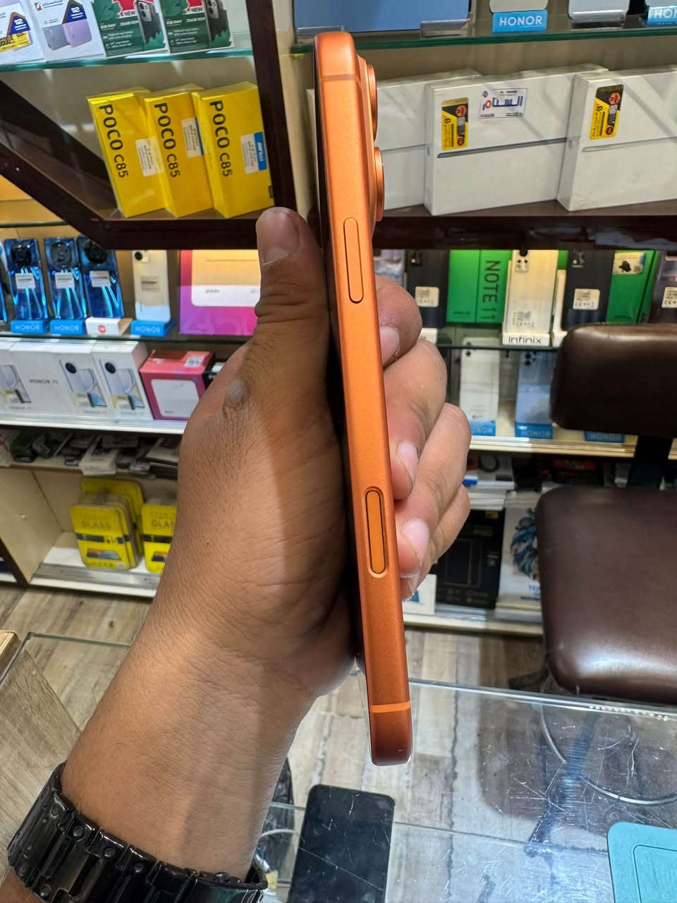 17pro max 
256
عربي شرق اوسط 
سيمكارت
بطاريه 100

عدد شحنات 54
بدون ملحقات 

مكاني بغداد المنصور 
***********
#سعر مليون و 800 قفل
