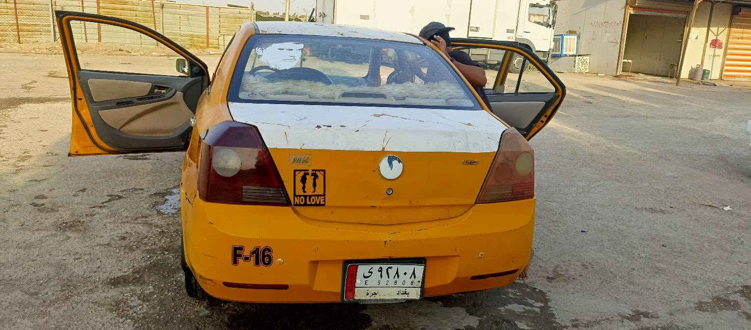 سياره جيلي ام كي موديل 12بيهه مكينه كورله وكبر مكفول عينه وصينيه قبل اسبوع بدلتهه دواخلهه كلش نضيفه جام يصعد وينزل سنتر لوك يشتغل صدرهه حلو باور شغال بولبرنات جدد ياباني شادلهه السياره بدون راعي اتكفل سرقه وعشاءر مستمسكاته عدي اهله بالفضيليه بس مااندله راح رقمه مني السعر 10 ورقات وبيهه مجال قليل ***********  *********** موجوده بالكوت
