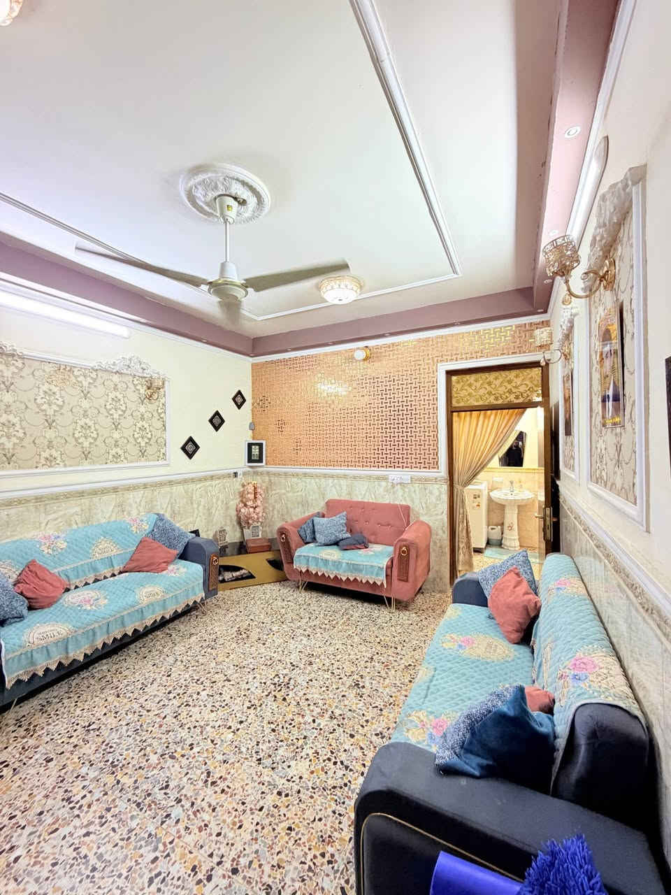 دار 100م زنجيل للبيع طابقين
واجهة 7.15 سم
والنزال 14
طابو صرف زراعي سند 25 (سهم بأسمي بالسند )
الطابق الأرضي: استقبال + غرفة نوم  + حولي + مطبخ + حوش خارجي + 2 حمامات سقف مسلح والبناء طابوق . 
الطابق الثاني :
ماكامل فقط انارة
الصطح بي مخزن مع غرفة سندويش وملبوخة الستارة والبتونة
مثل ماموضح بالفديو والصور
 العنوان :  الشعلة الدوانم مقابل قطاع السابع
قرب حسينية حبيب ابن مظاهر
تفاصيل اكثر ... 
هاتف ‏‪***********
