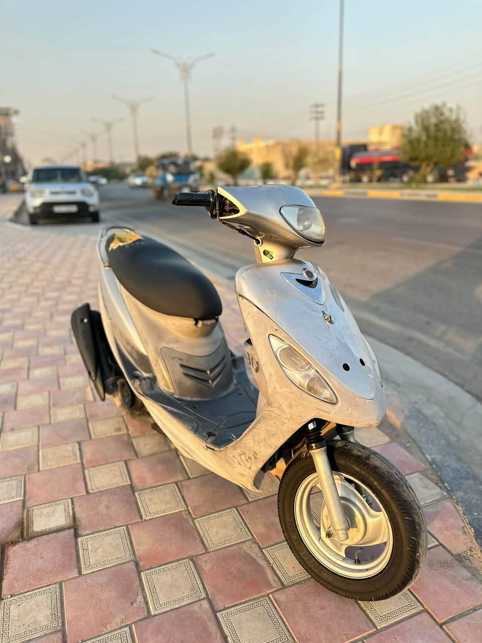 سلام عليكم دراجه ماكس منغولي للبيع موديل 2003
الدراجه جديده ومكينتها ناشفه وبلاديه 

والدراجه ما مفتوحه ناقصها شغلات بسيطه وجديده بعدها دراجه نضيفه و شلعه ومعدل الدراجه بلاديه من ناحية الكفرات الدراجه بكلشي 

الدراجه بيه تزويد فقط صالنصه اف ام (FM(  السعر 550 وبيه مجال للطيبيين

مكاني كربلاء حي الصمود

رقم فقط اتصال ***********
